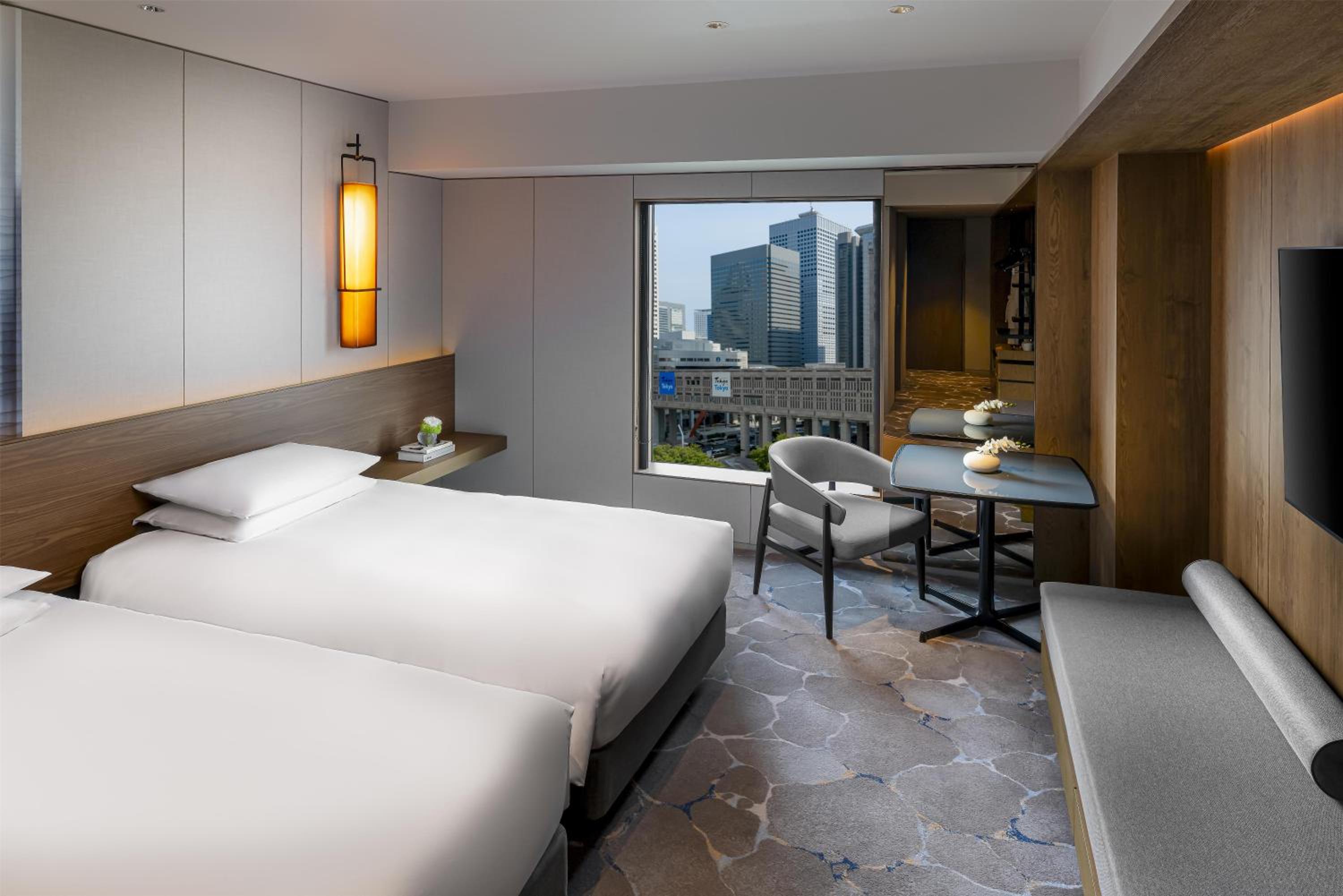 Deluxe Twin Room with City View photo 2