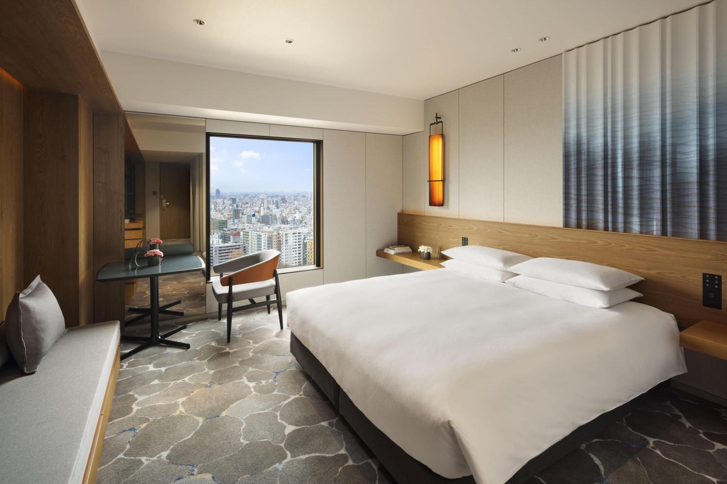 Deluxe King Room with Park View photo 1