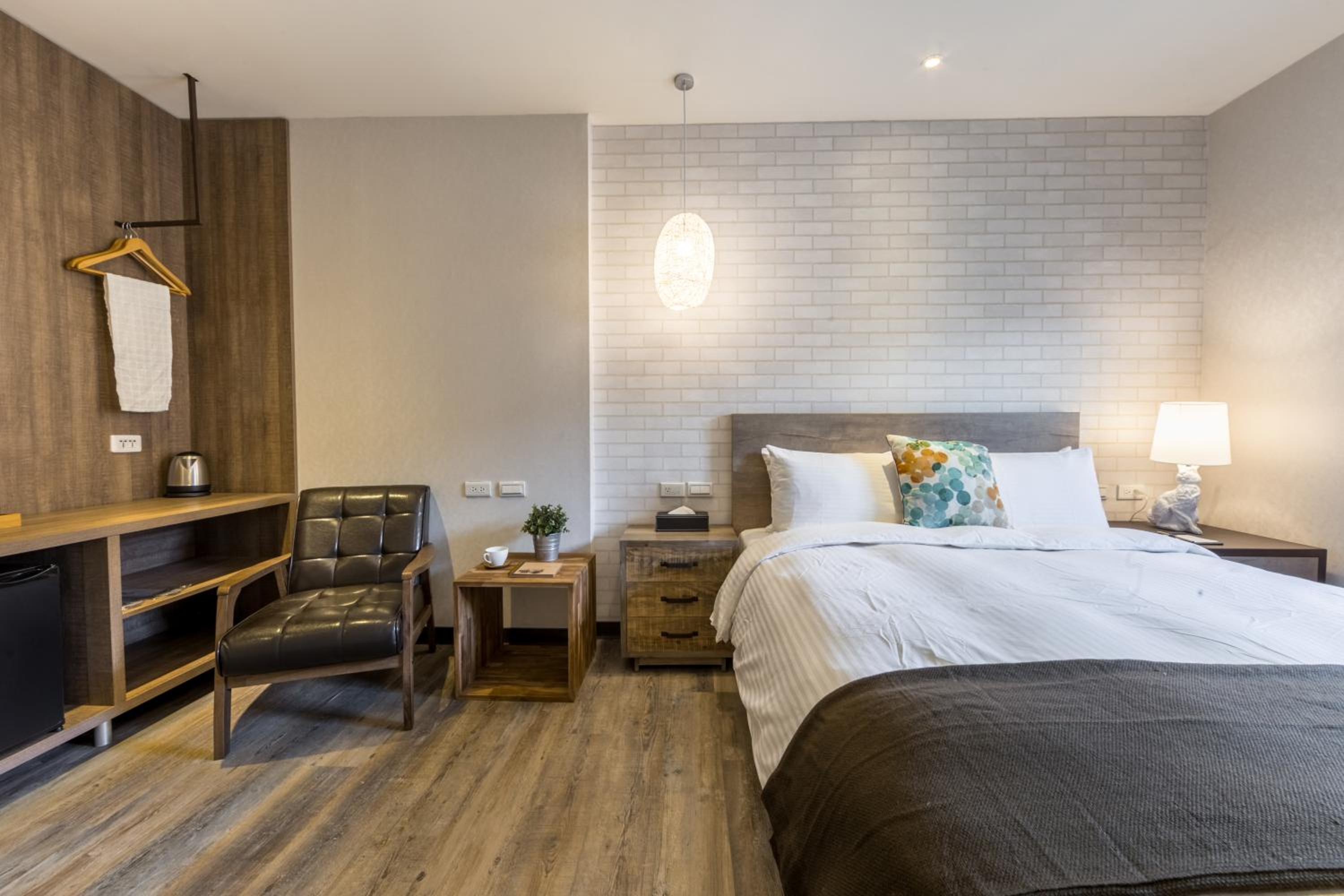 Standard Double Room - Photo 7