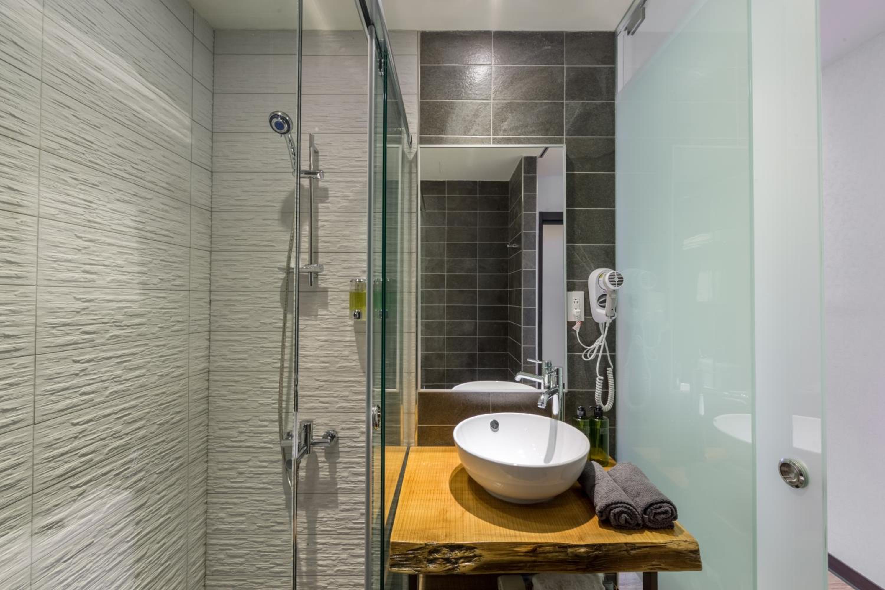 Standard Double Room - Photo 6