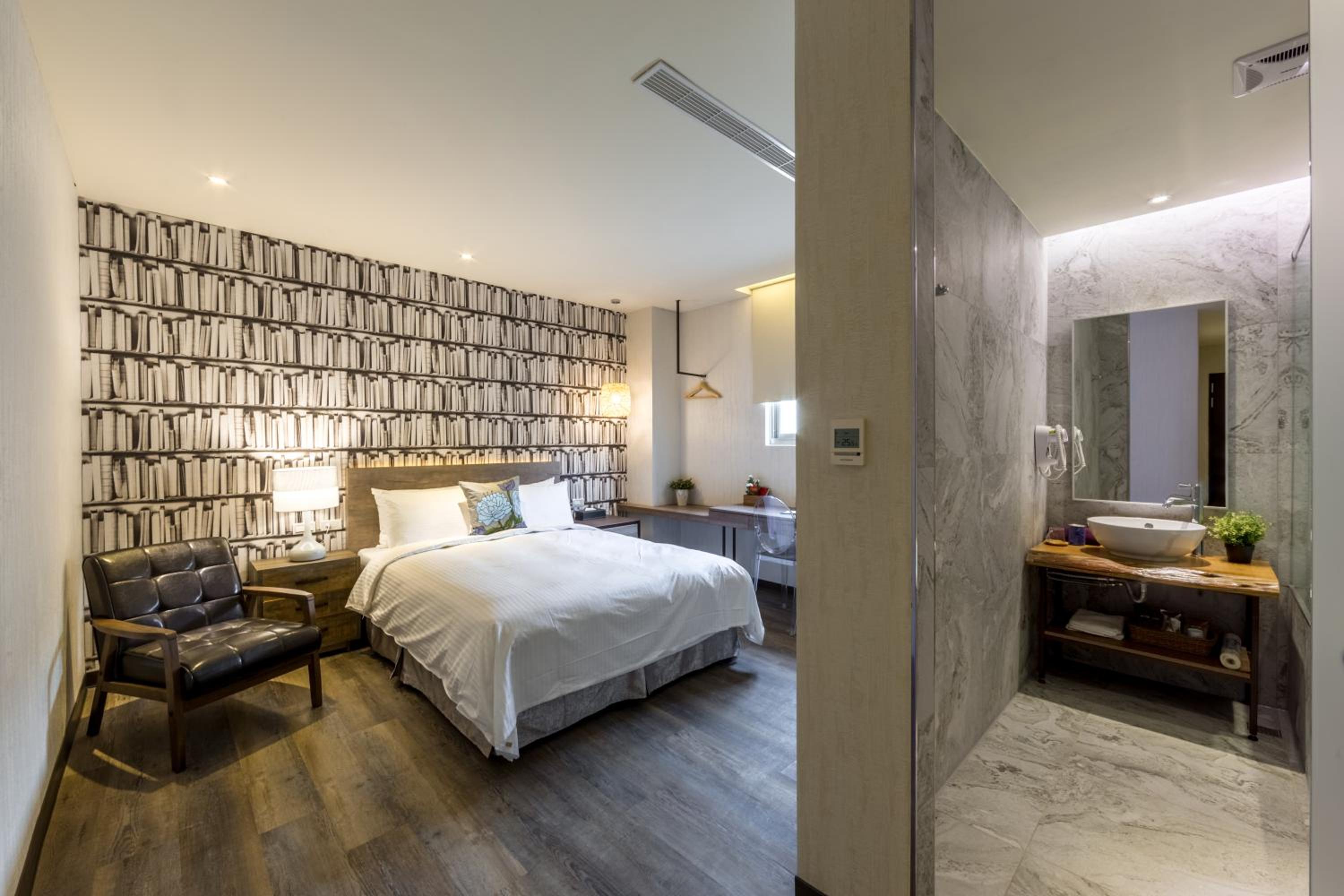 Standard Double Room - Photo 4