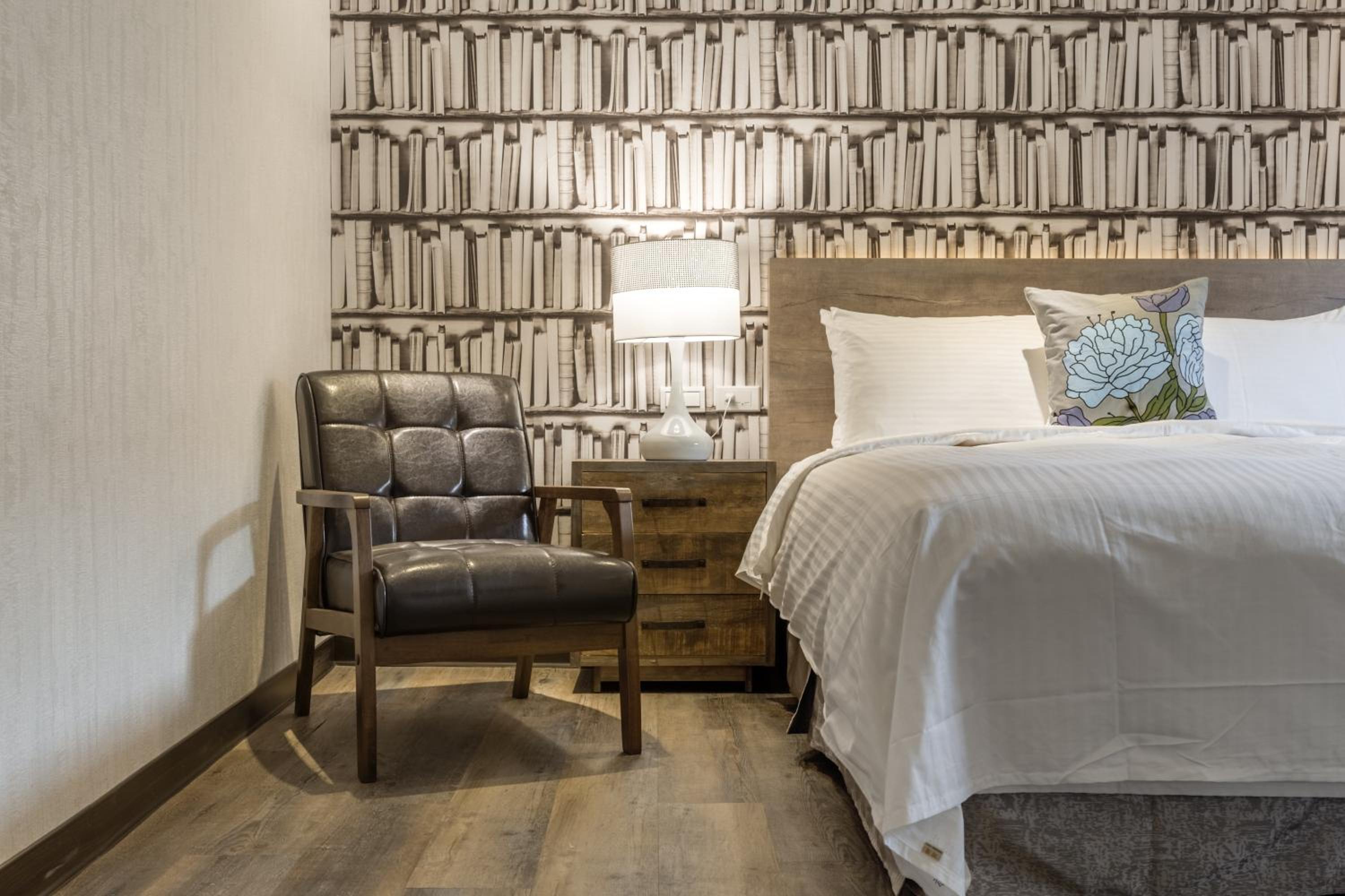 Standard Double Room - Photo 9