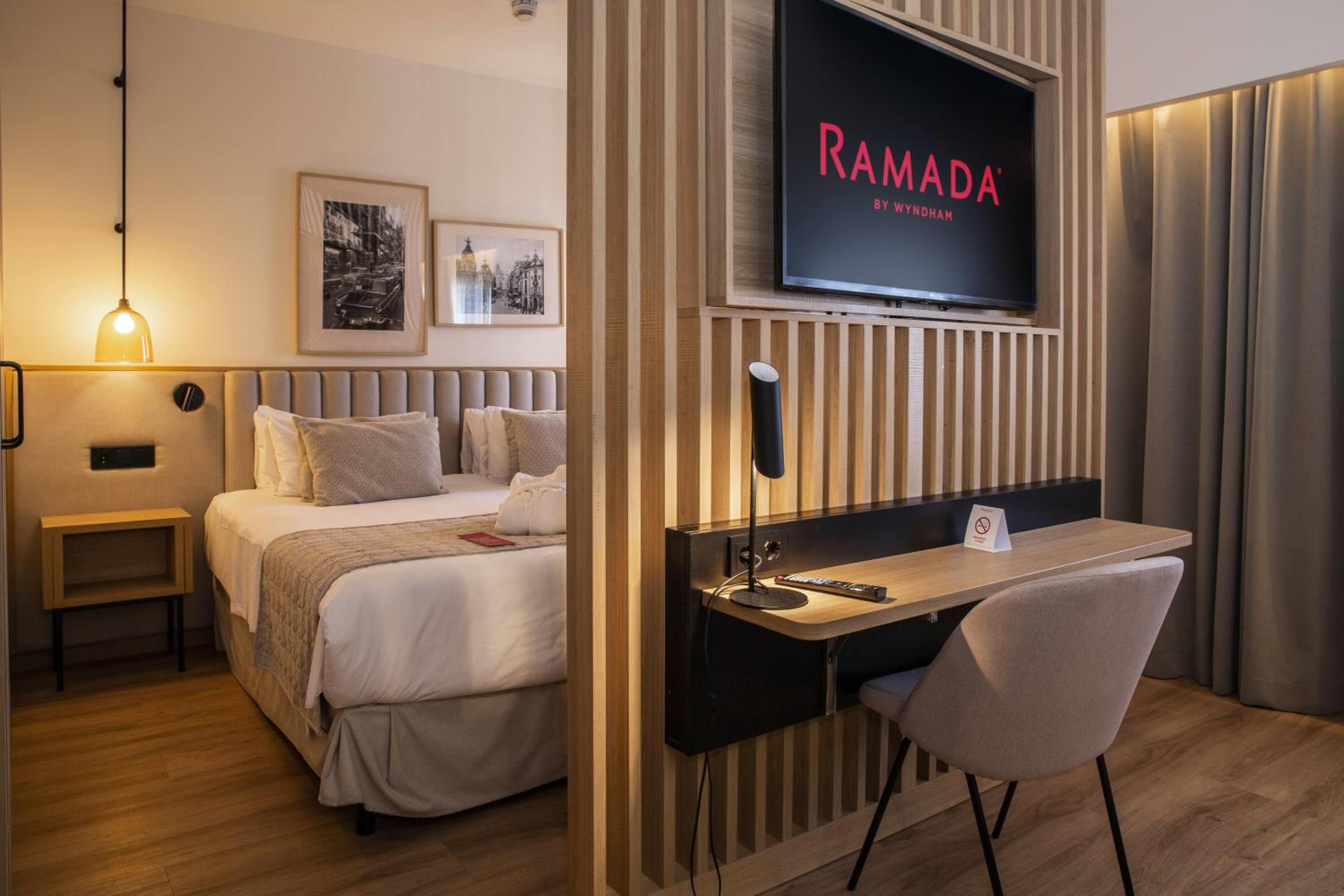 Superior Double Room - Non-Smoking photo 2