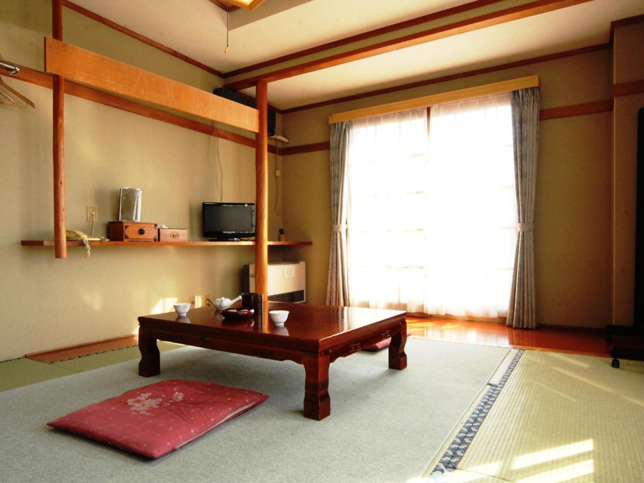 Japanese-Style Family Room - Non-Smoking photo 3
