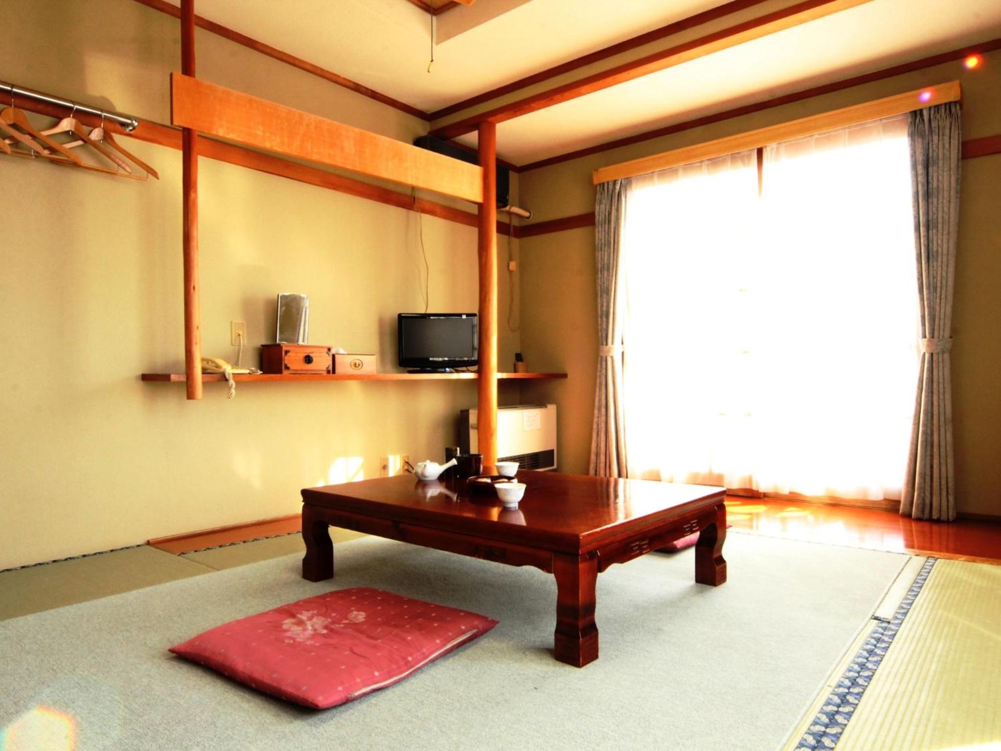 Japanese-Style Family Room - Non-Smoking photo 2