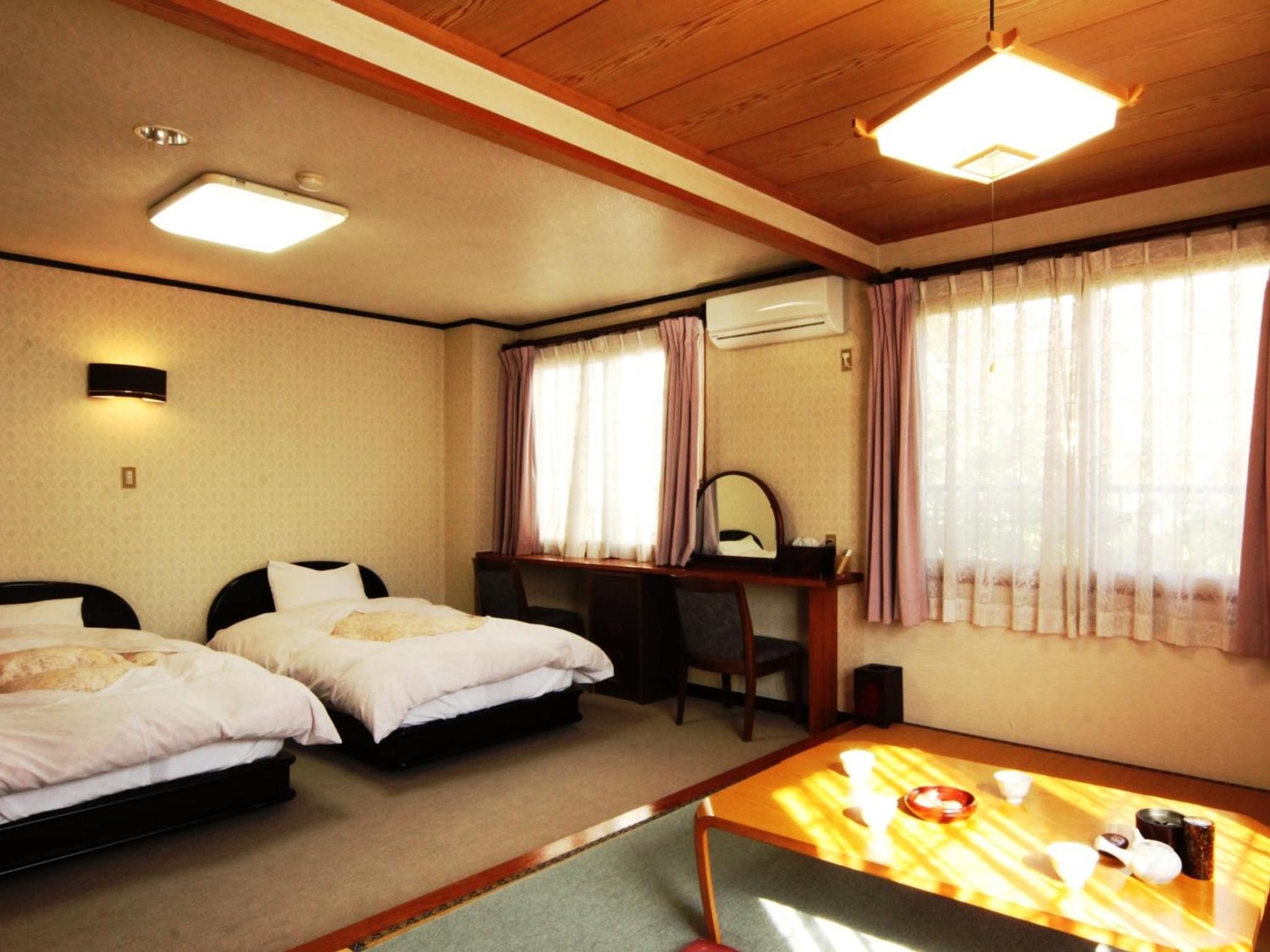 Twin Room - Non-Smoking - Photo 4