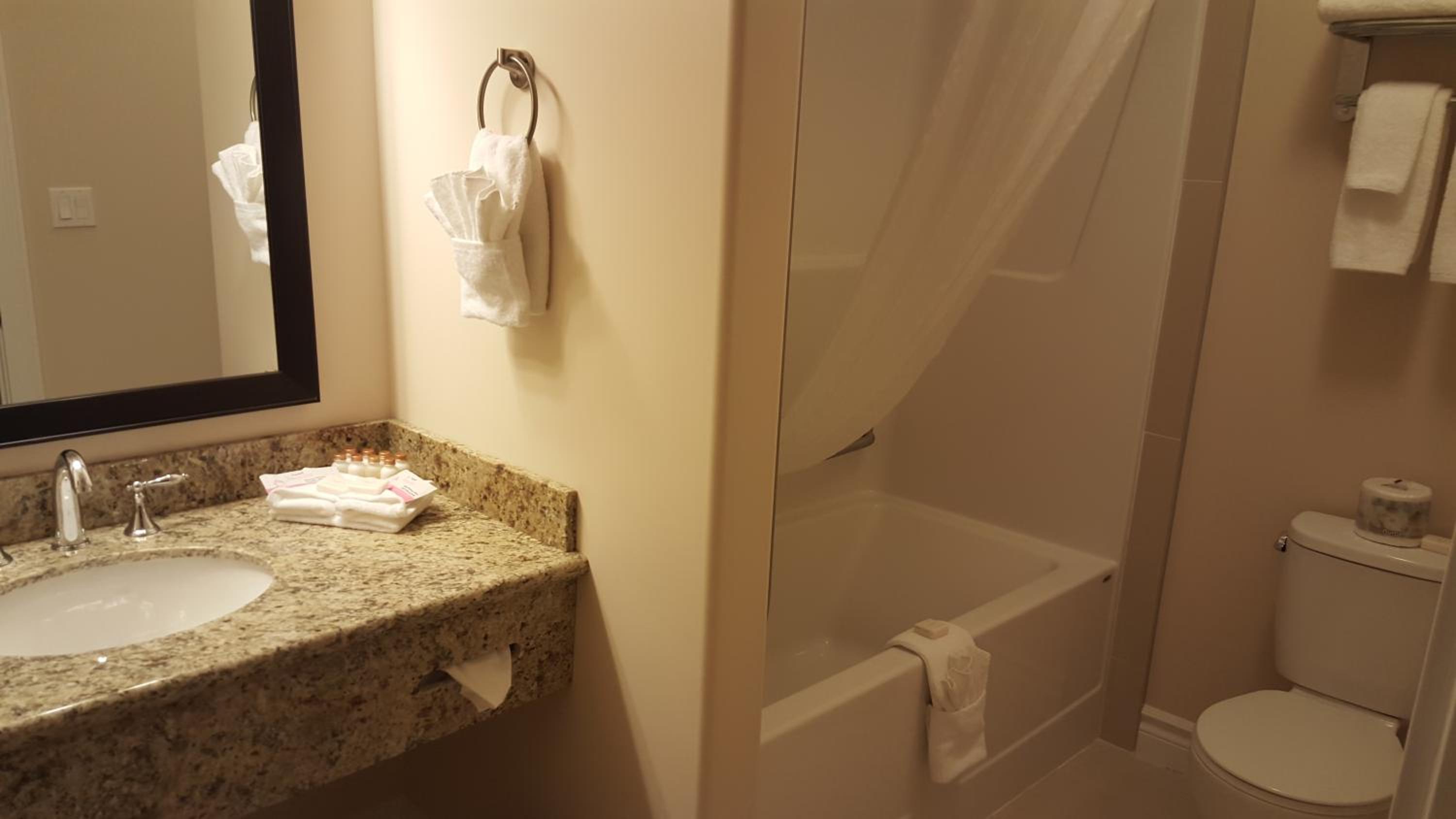 Queen Room photo 3