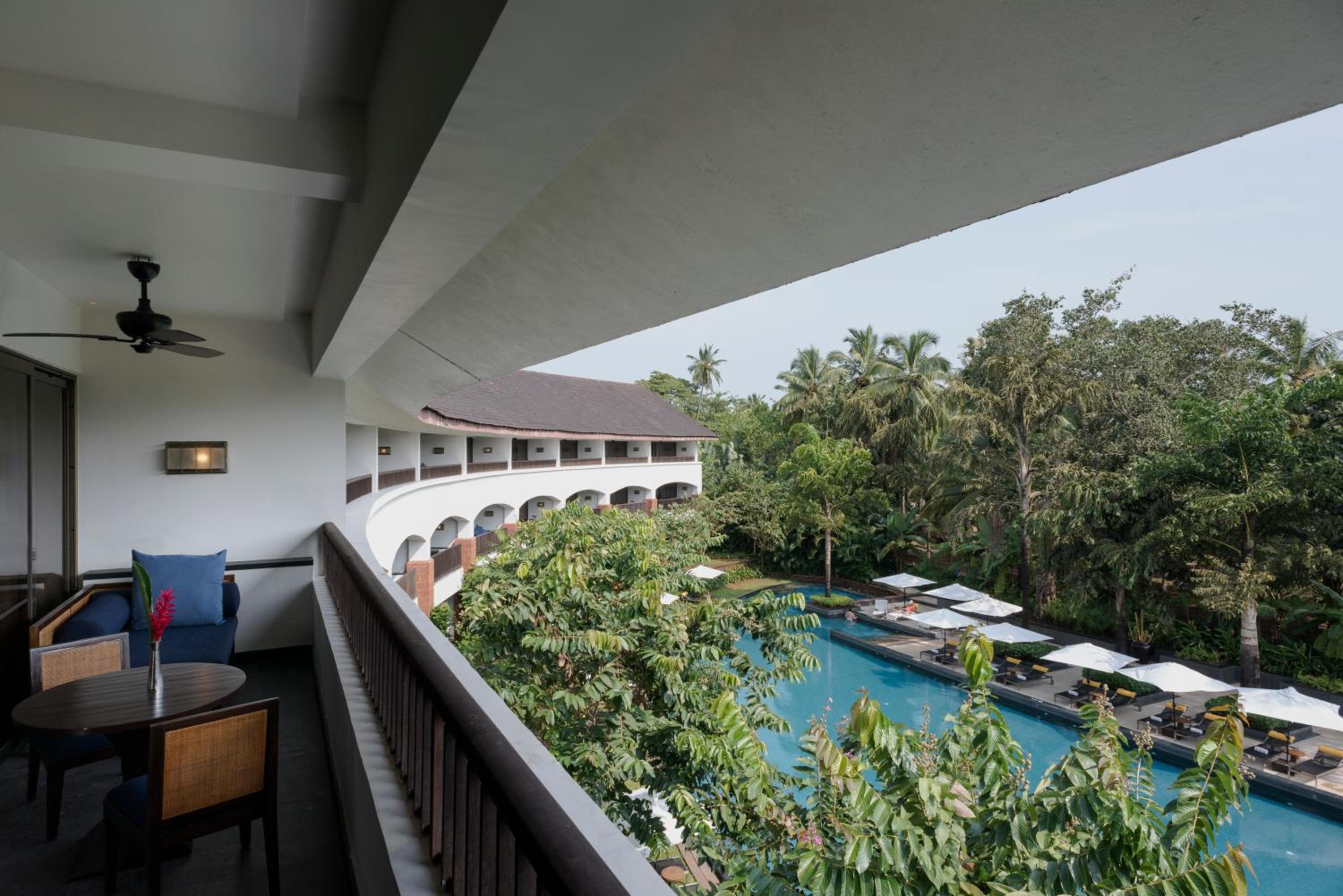 Club Room with Balcony and Pool View photo 3