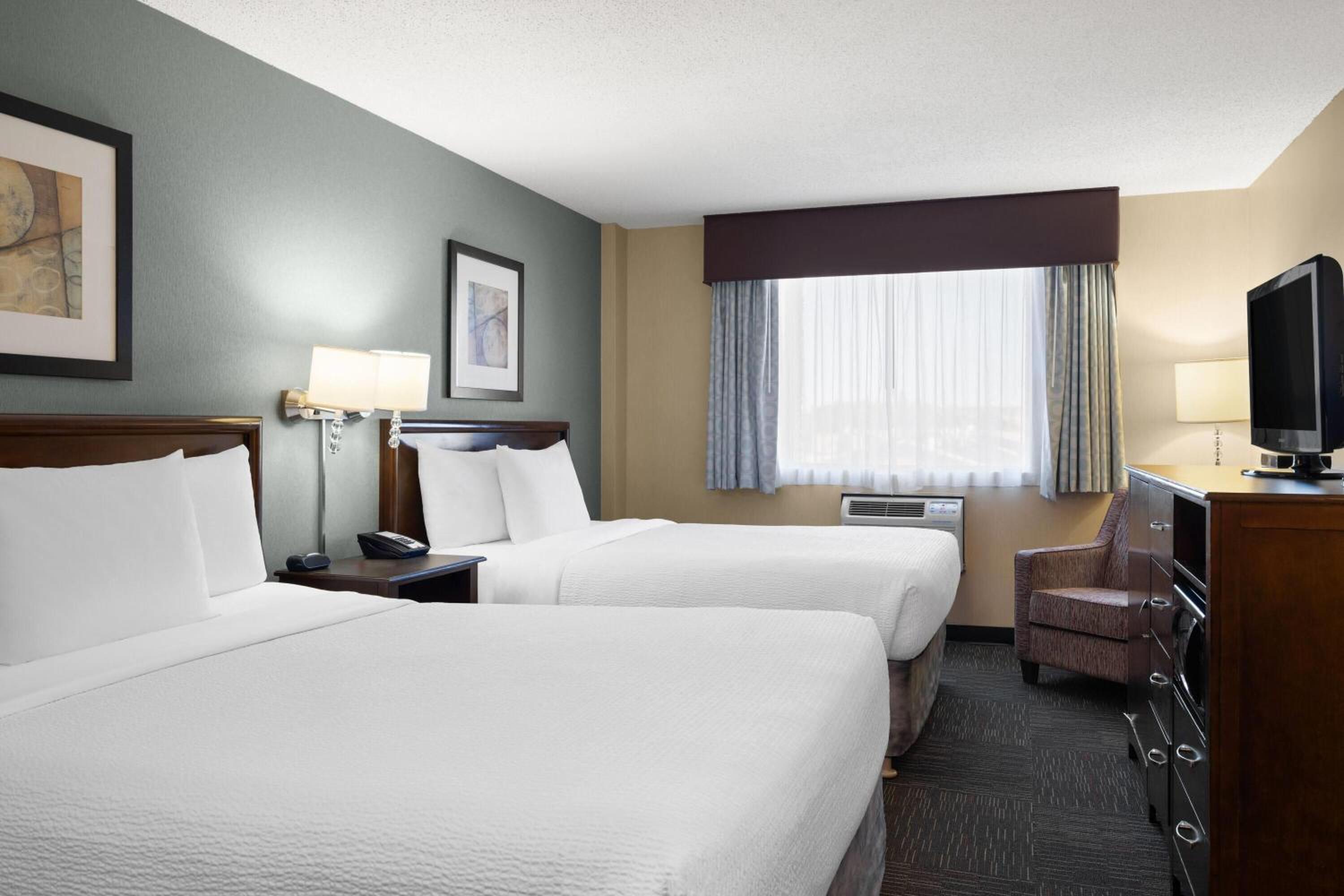 Queen Room with Two Queen Beds - Non-Smoking - Photo 1