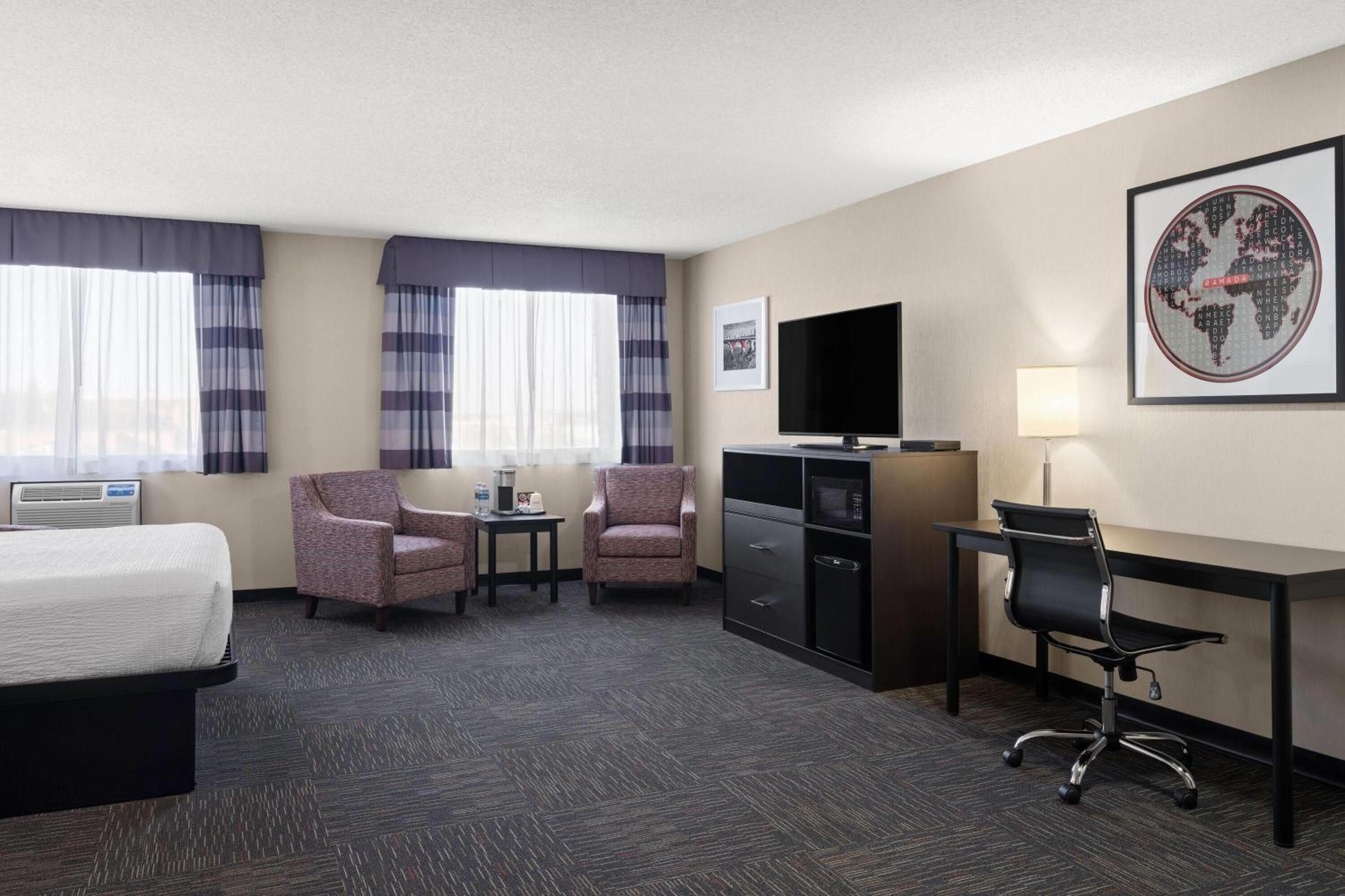 King Studio Suite - Non-Smoking - Photo 2
