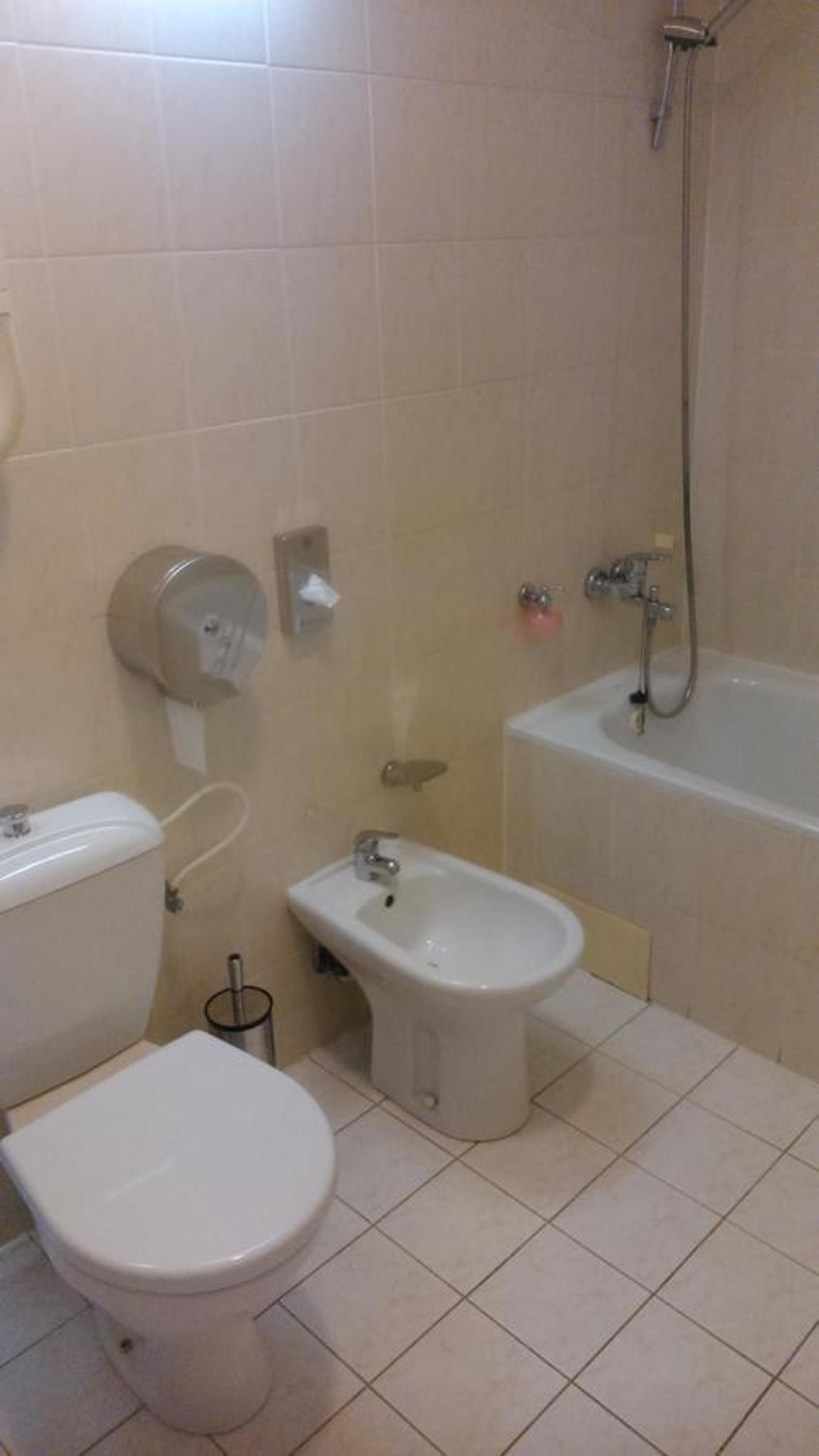 Twin Room with Private Bathroom photo 3