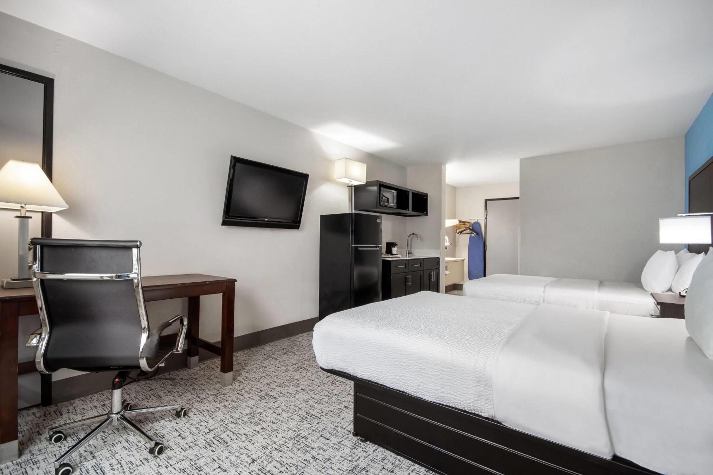 Double Room with Two Double Beds and Kitchen - Non-Smoking - Photo 3