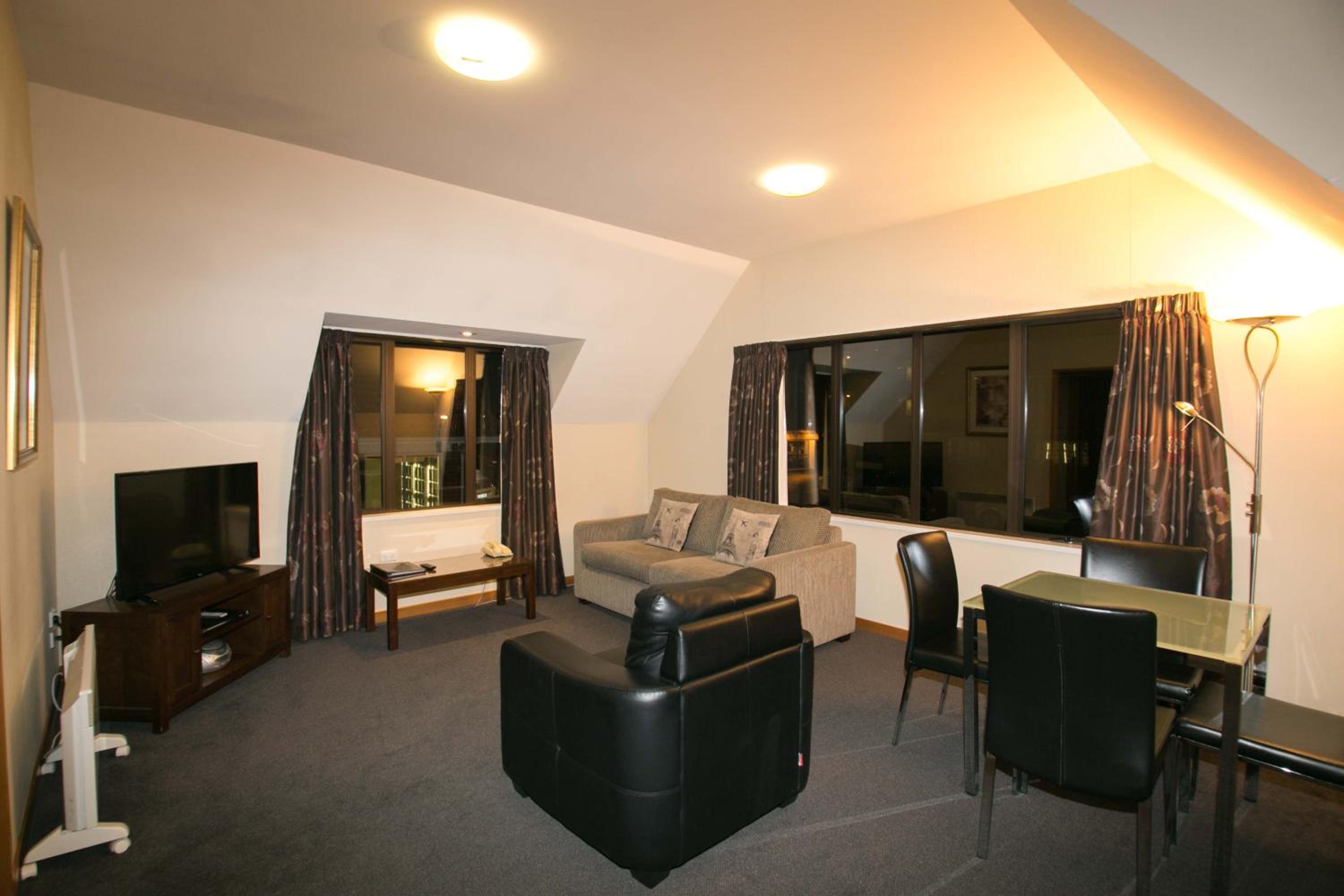 Superior One-Bedroom Apartment - Top Floor photo 2