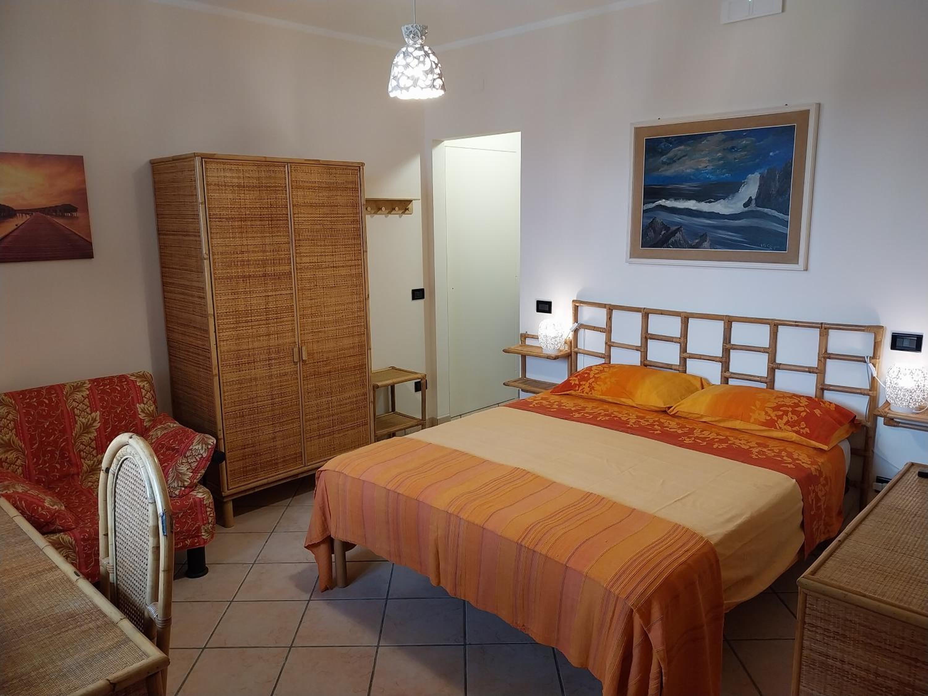 Large Double Room photo 1
