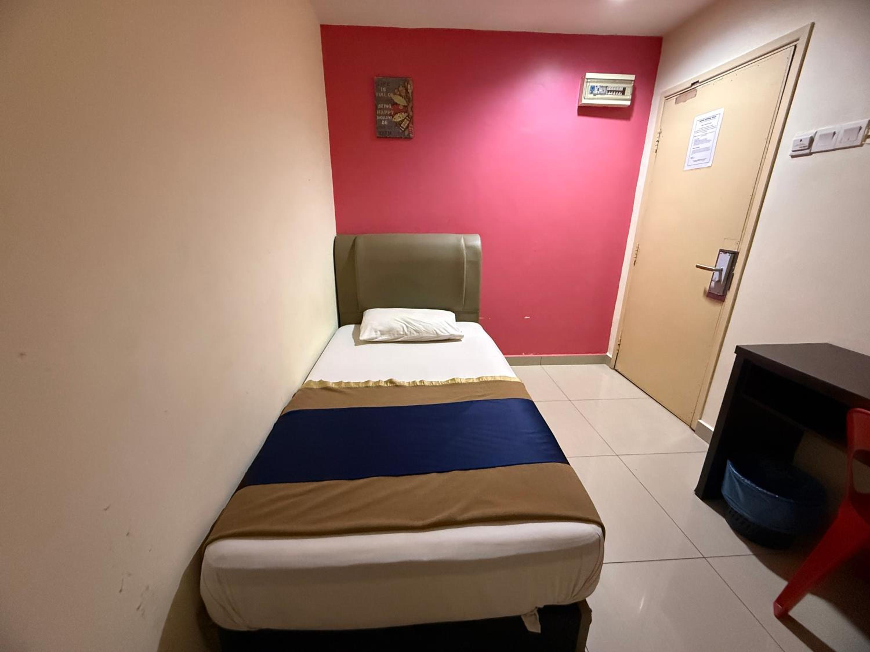 Standard Single Room - Photo 5