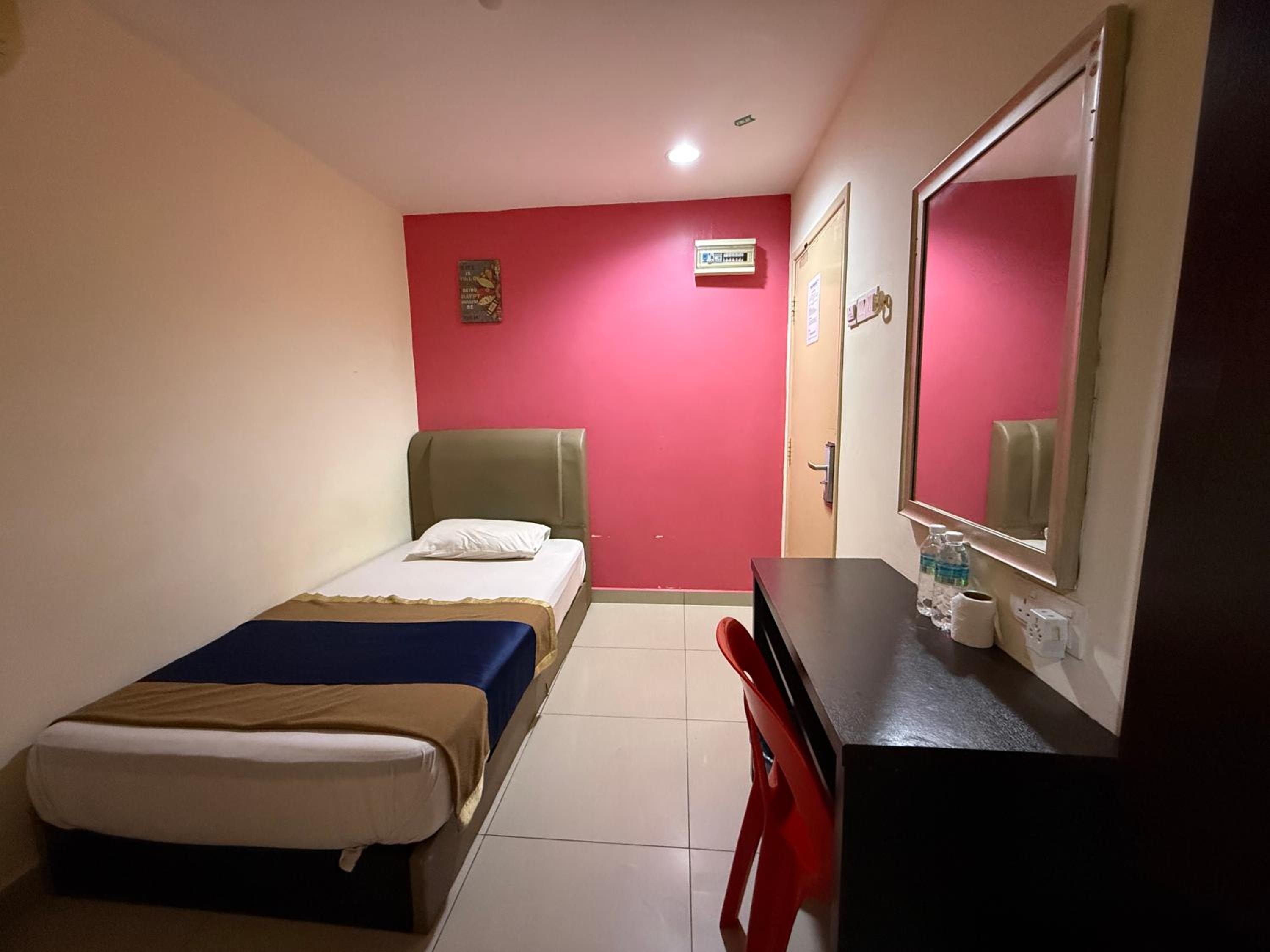 Standard Single Room - Photo 6