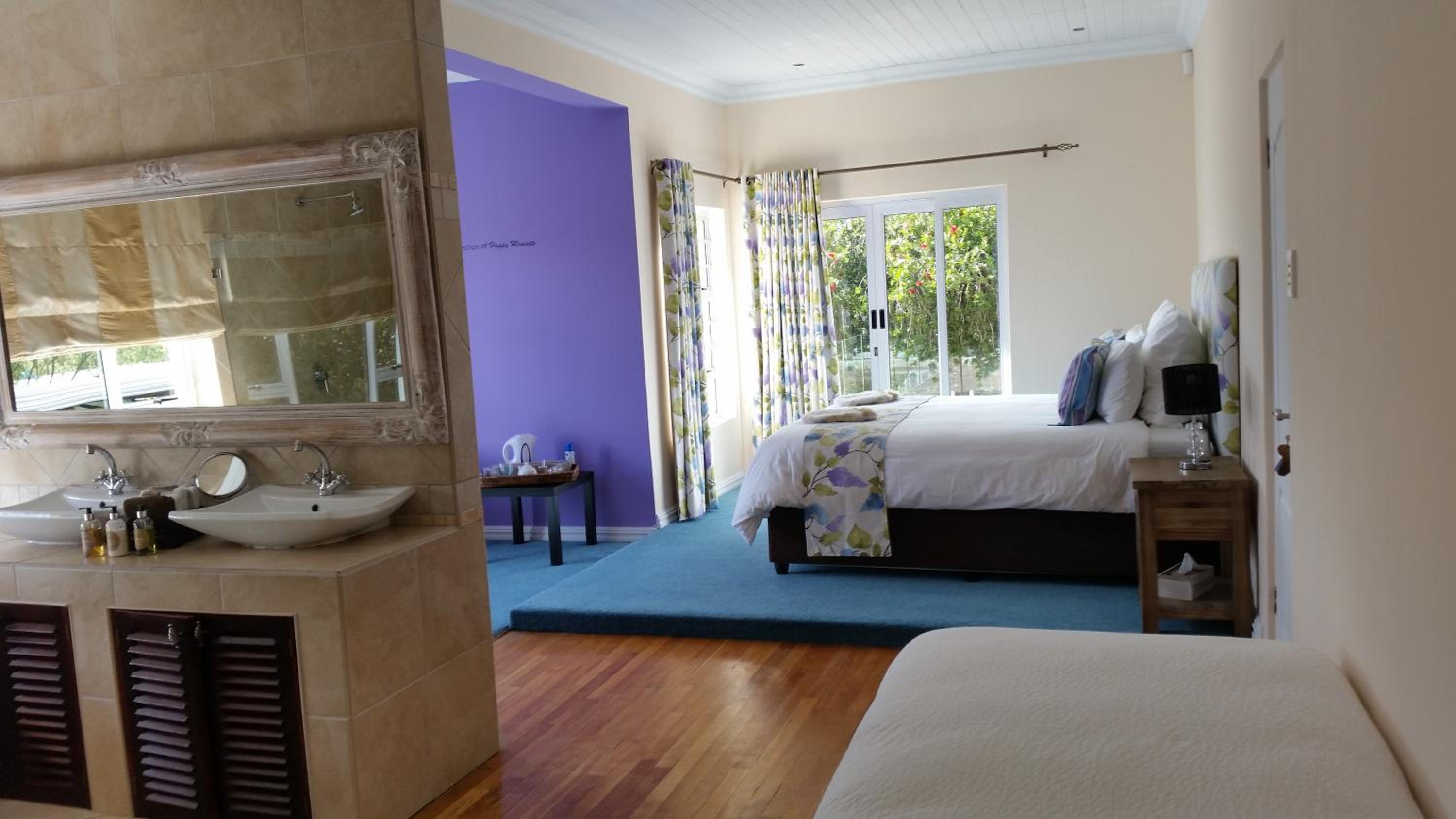 Double Suite With Mountain View - Lavender photo 3