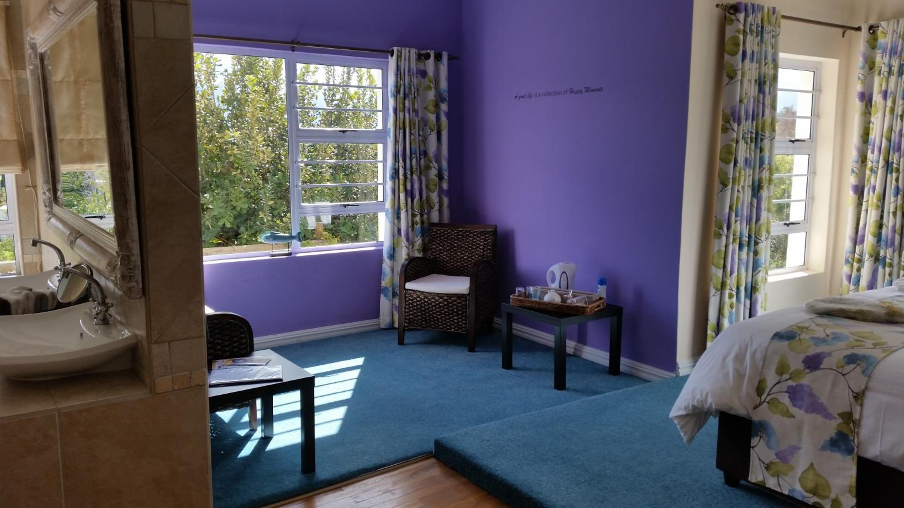 Double Suite With Mountain View - Lavender photo 2