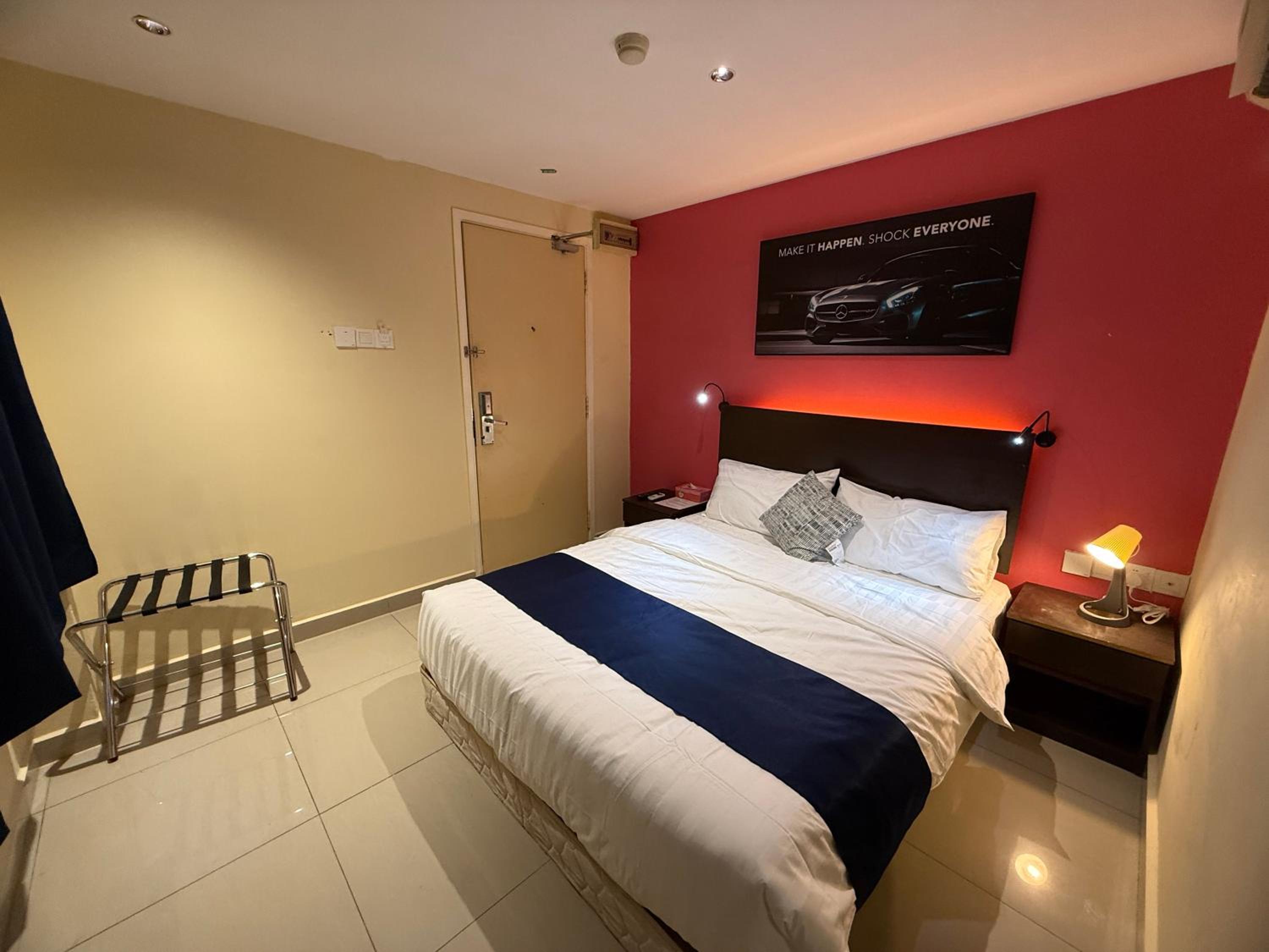 Large Double Room - Photo 11