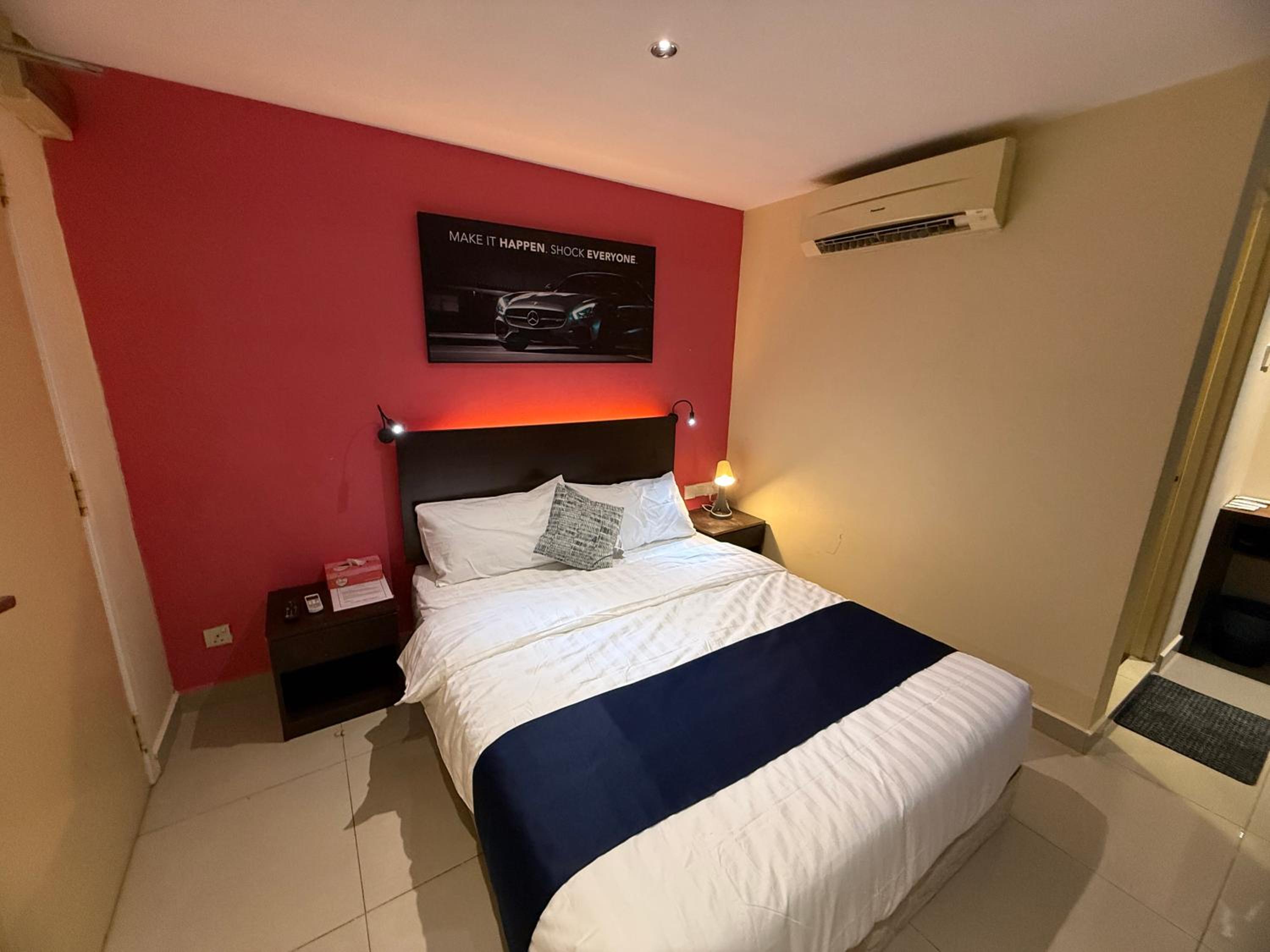 Large Double Room - Photo 13