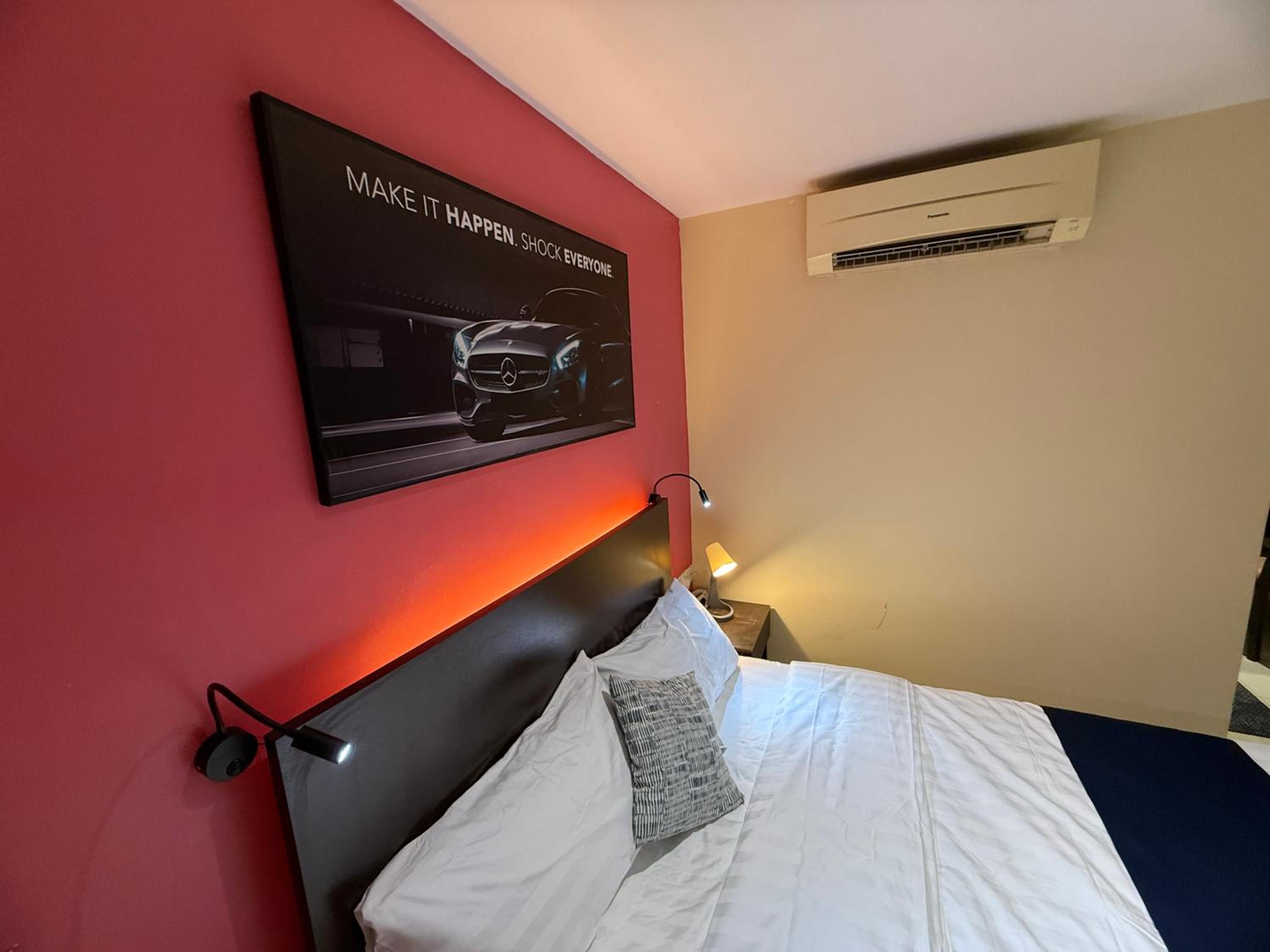 Large Double Room - Photo 14