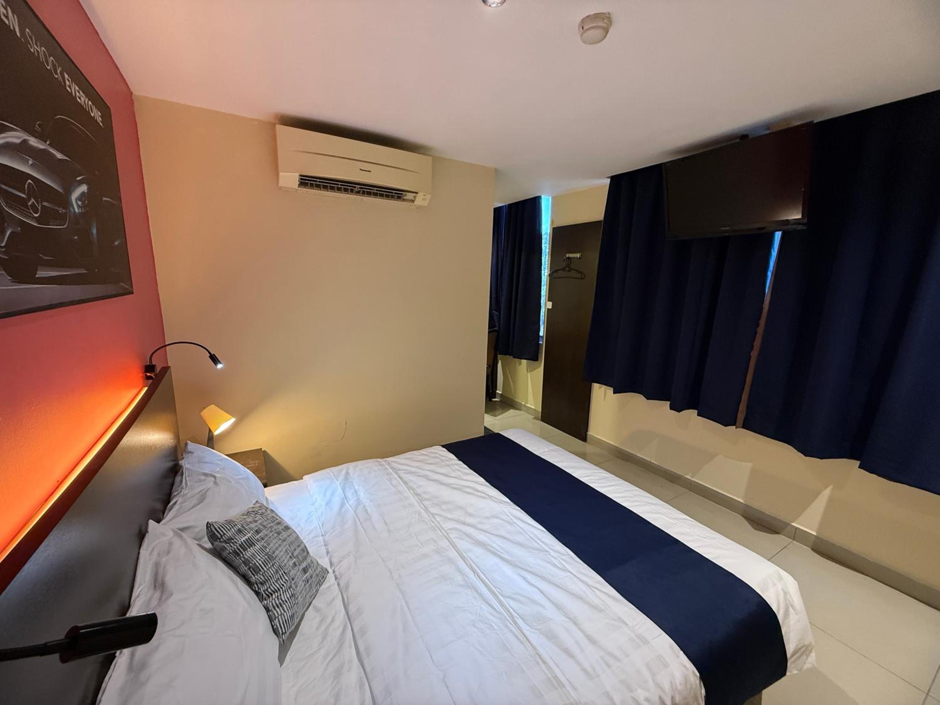 Large Double Room - Photo 15