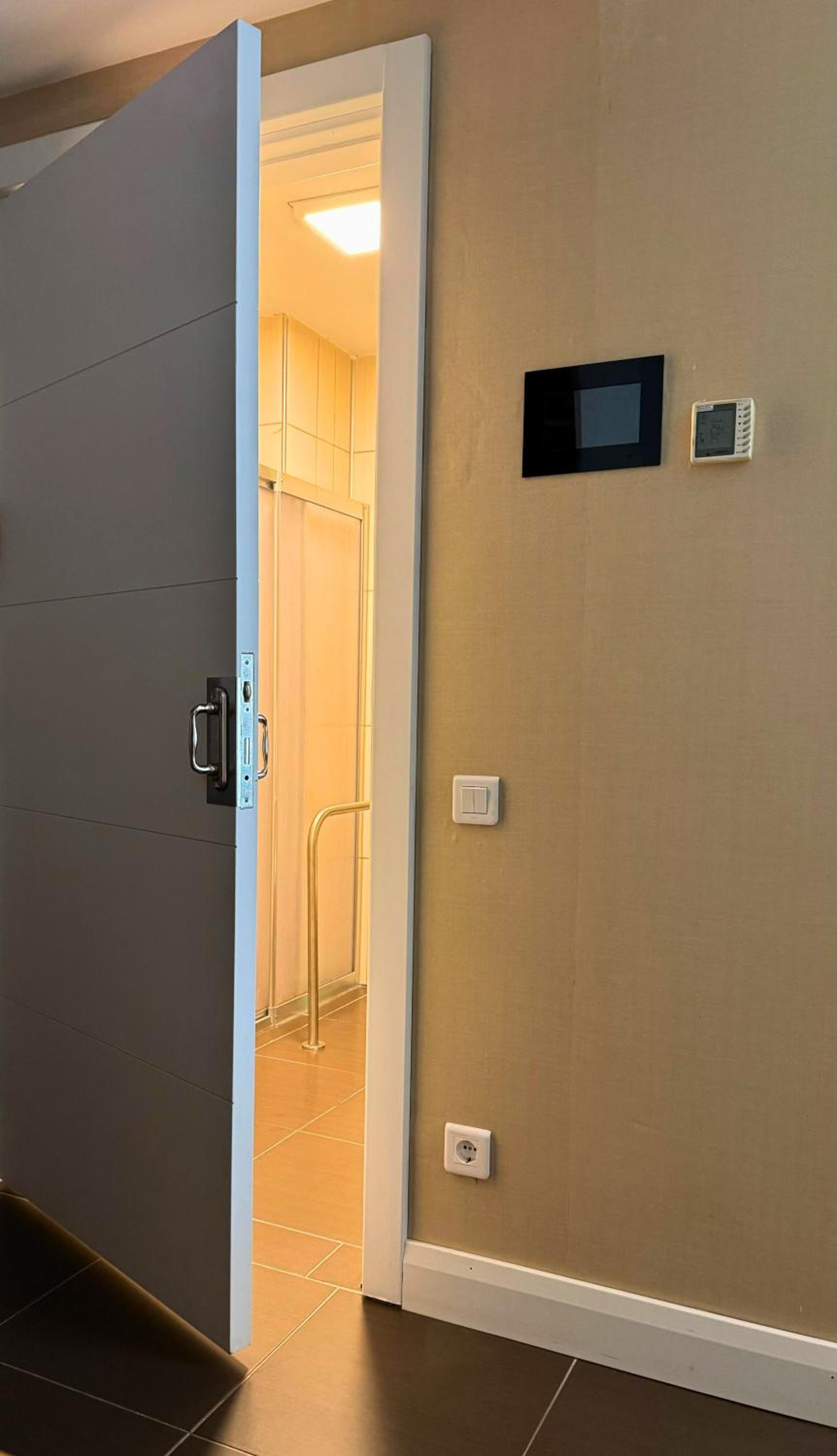 Twin Room - Disability Access photo 2