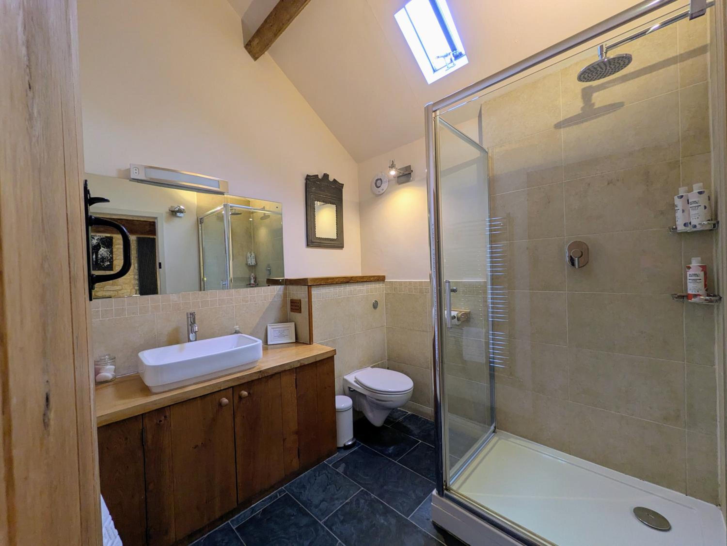 Double or Twin Room with Private Bathroom photo 2