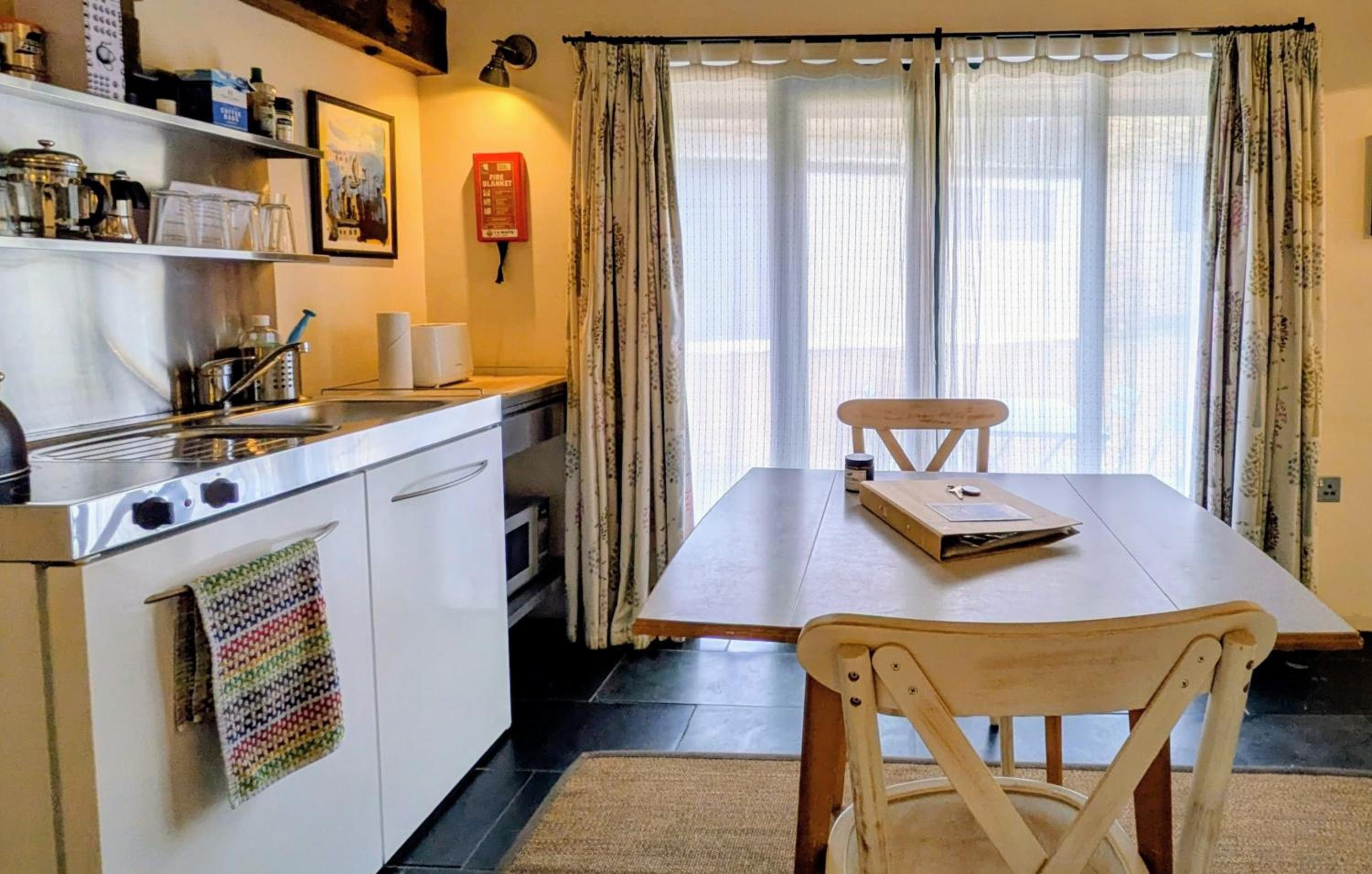 Double or Twin Room with Private Bathroom photo 3