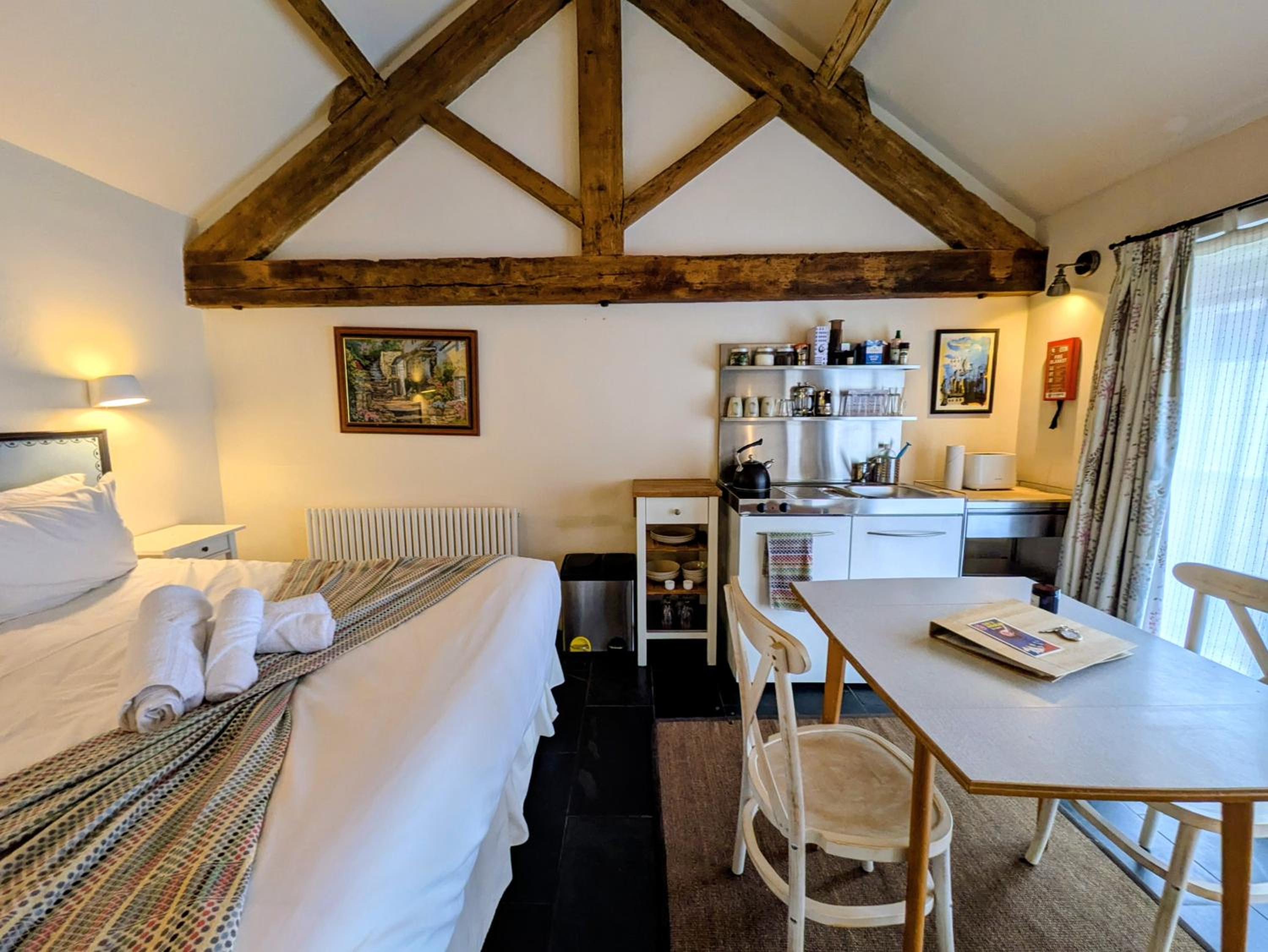 Double or Twin Room with Private Bathroom photo 2