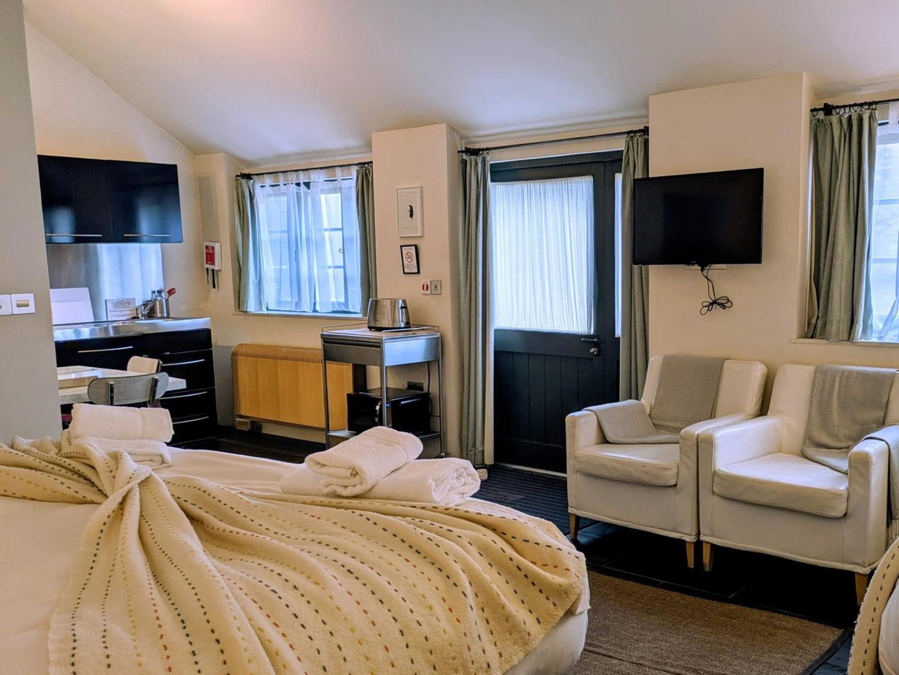 Double or Twin Room with Extra Bed photo 2