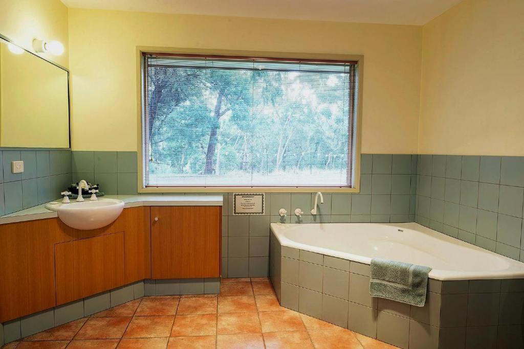 Double Room with Spa Bath photo 2