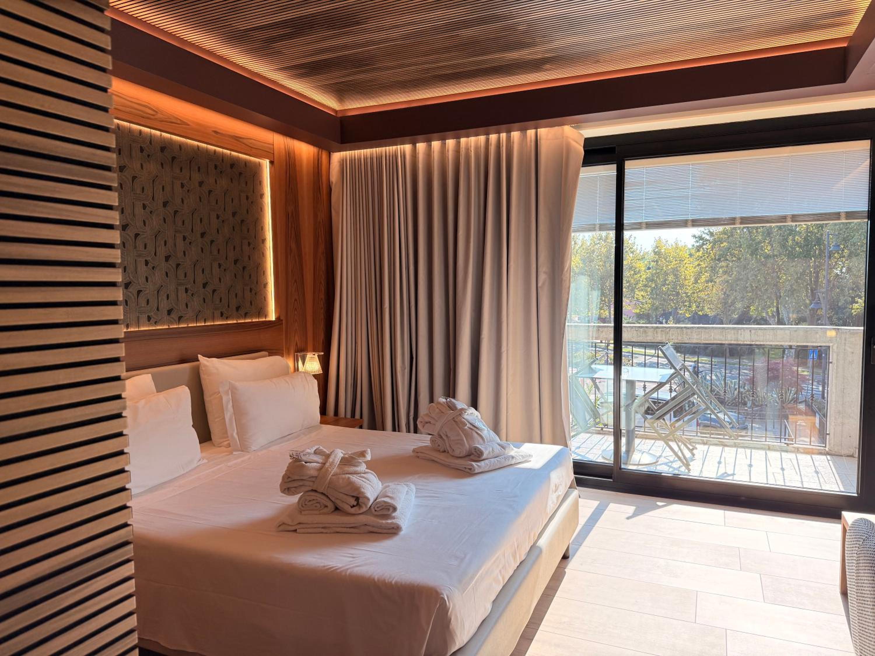 Executive Double Room with Balcony - Second Floor photo 1