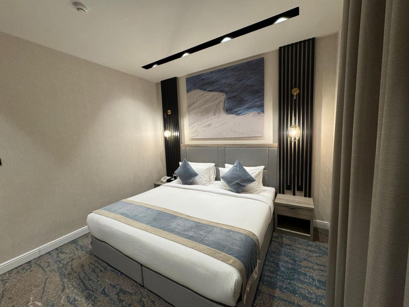 One-Bedroom Suite photo 2