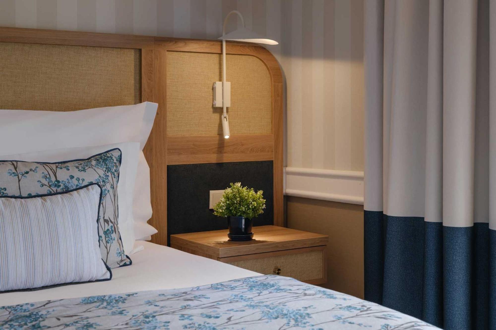 Superior Double or Twin Room with Garden View - Photo 3