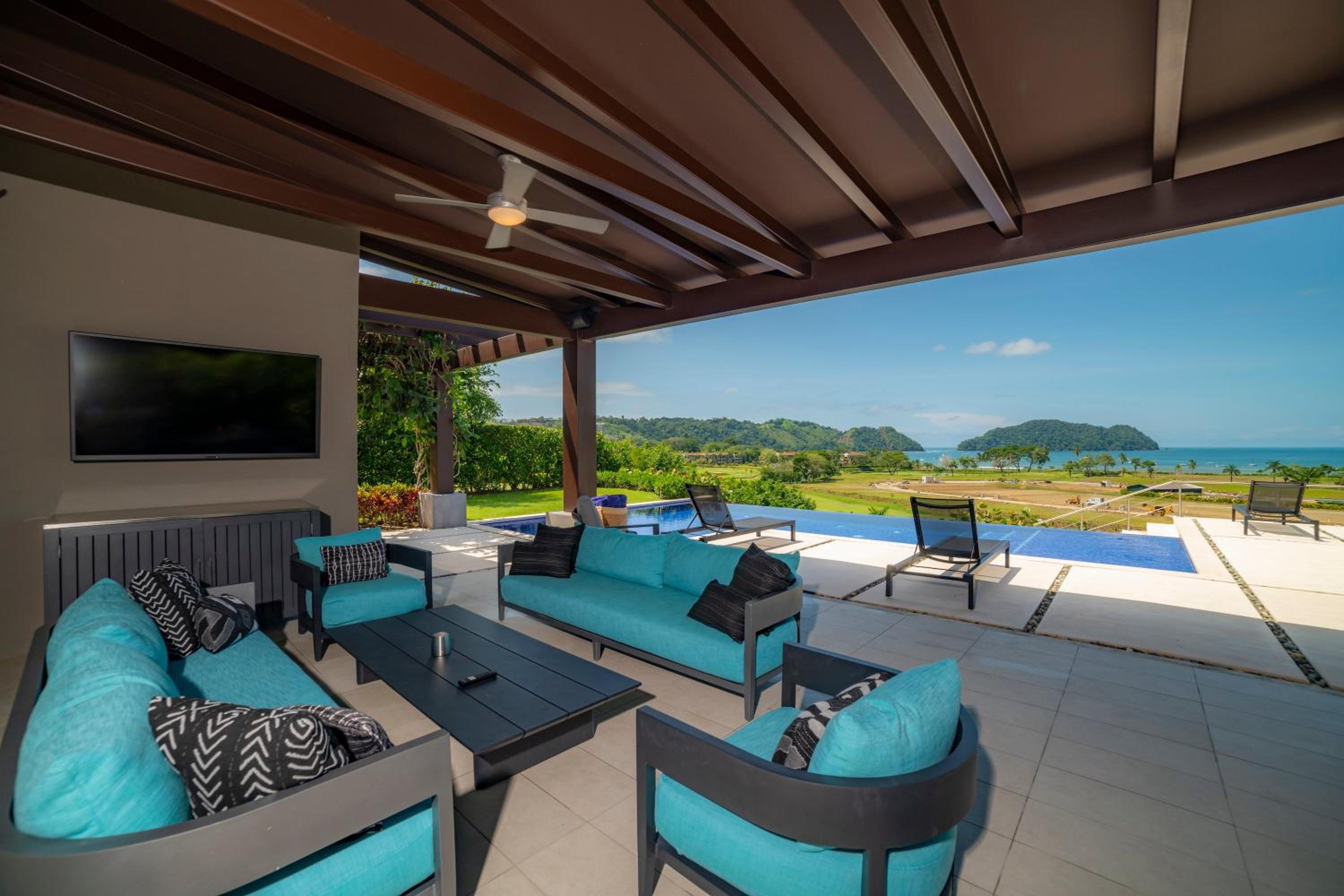 Villa photo 1