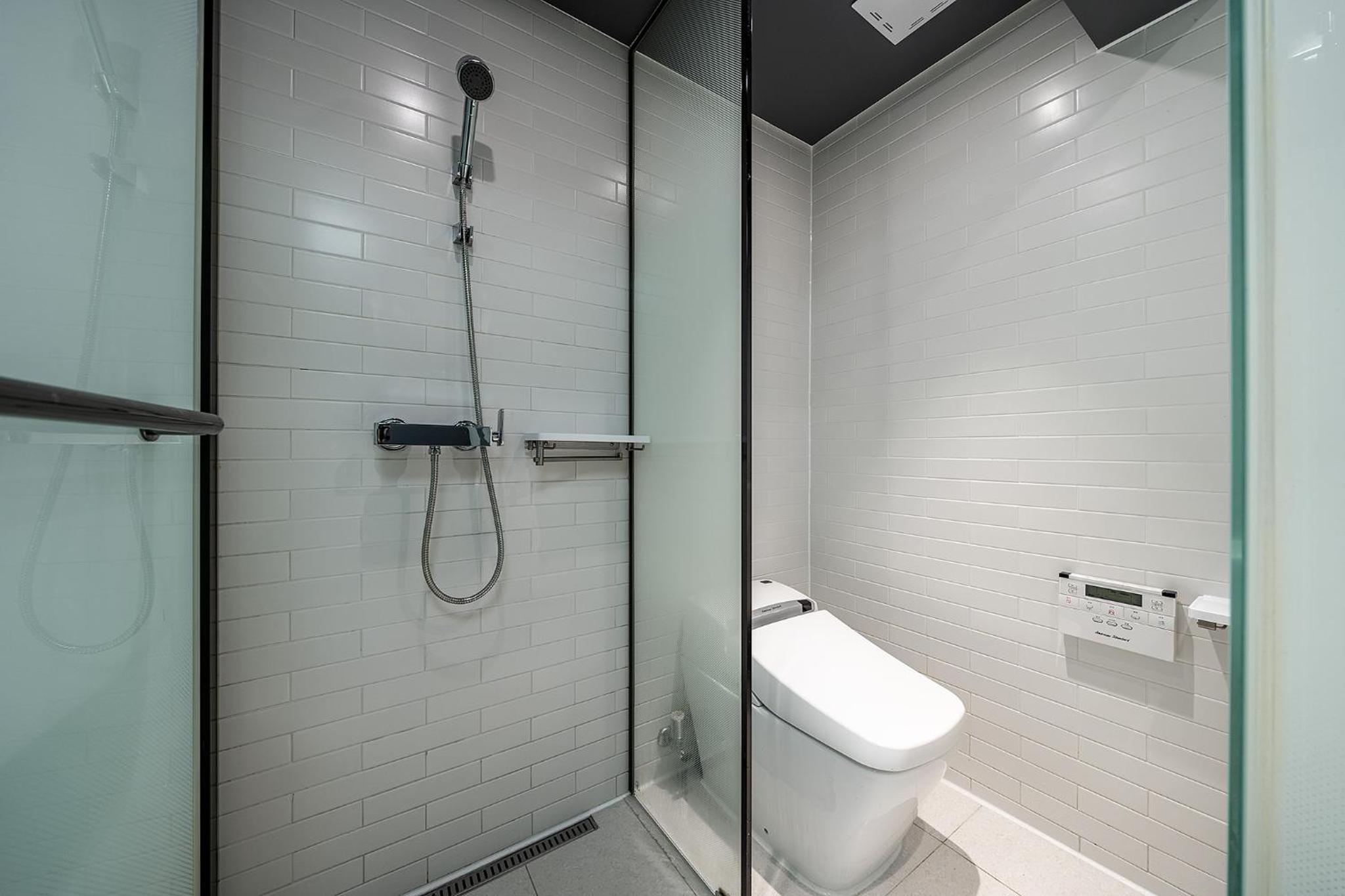 Standard Double Room - 1 Night Stay - Photo 11