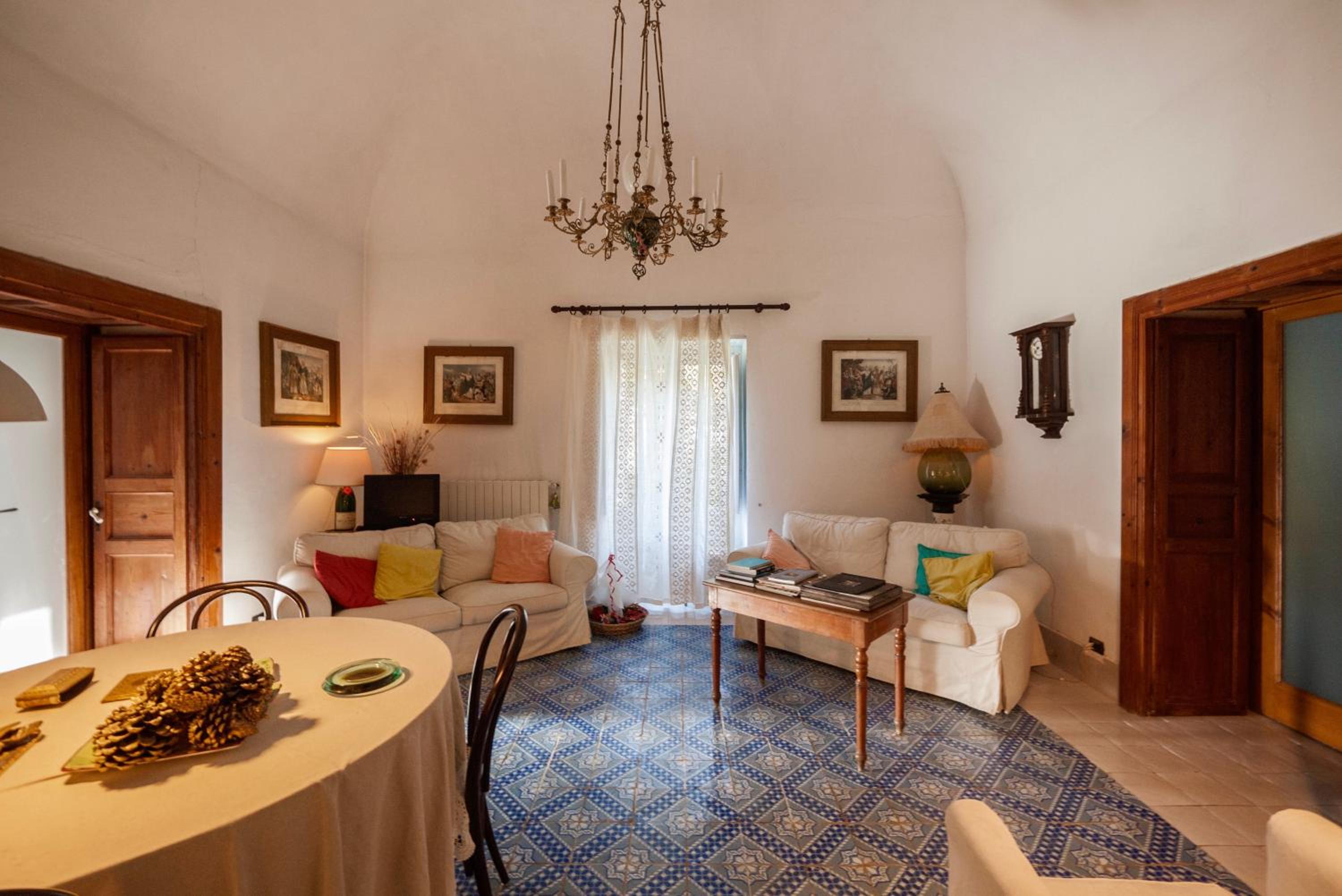 Villa photo 2