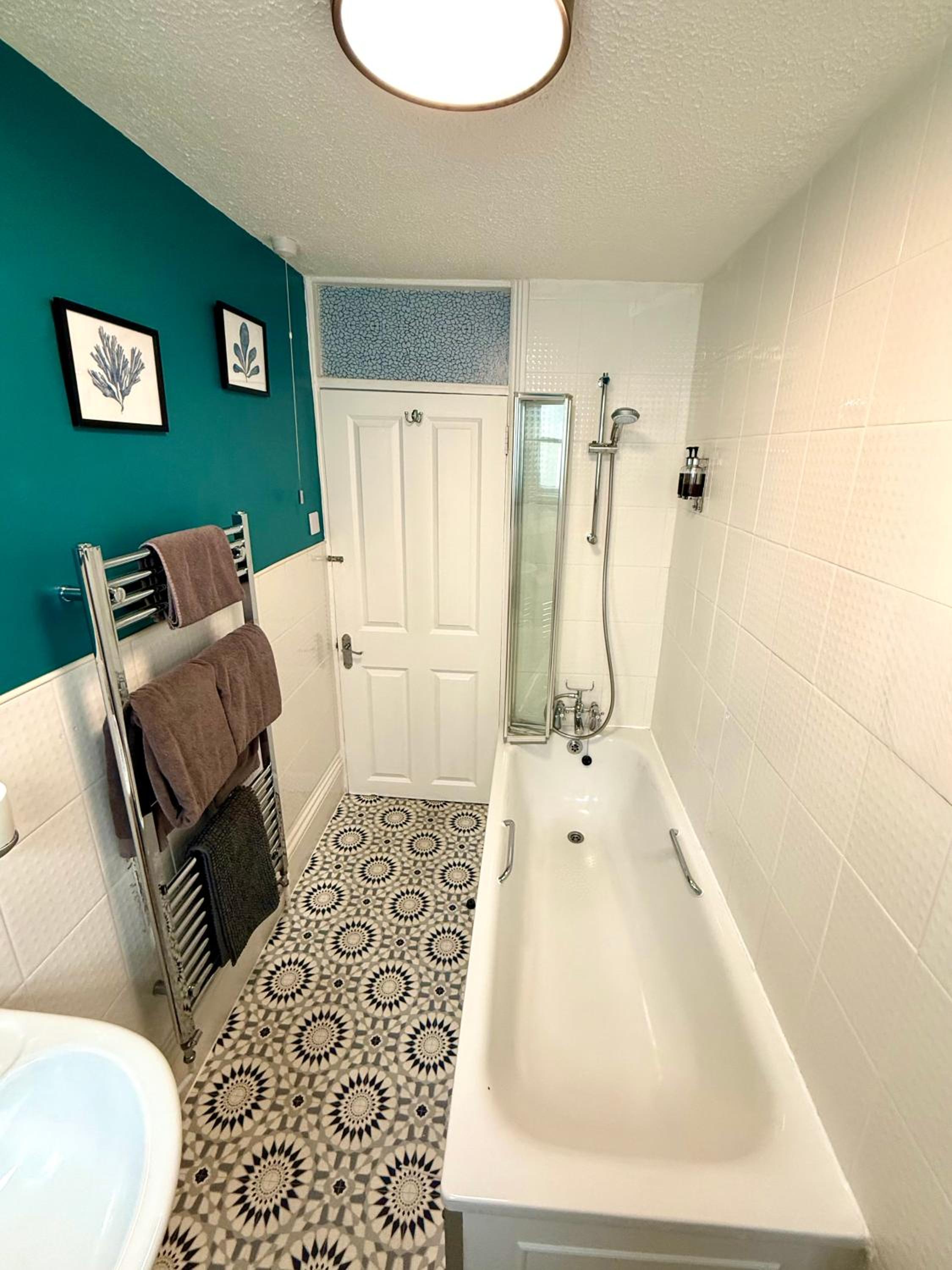 Triple Room with Bath - Photo 5