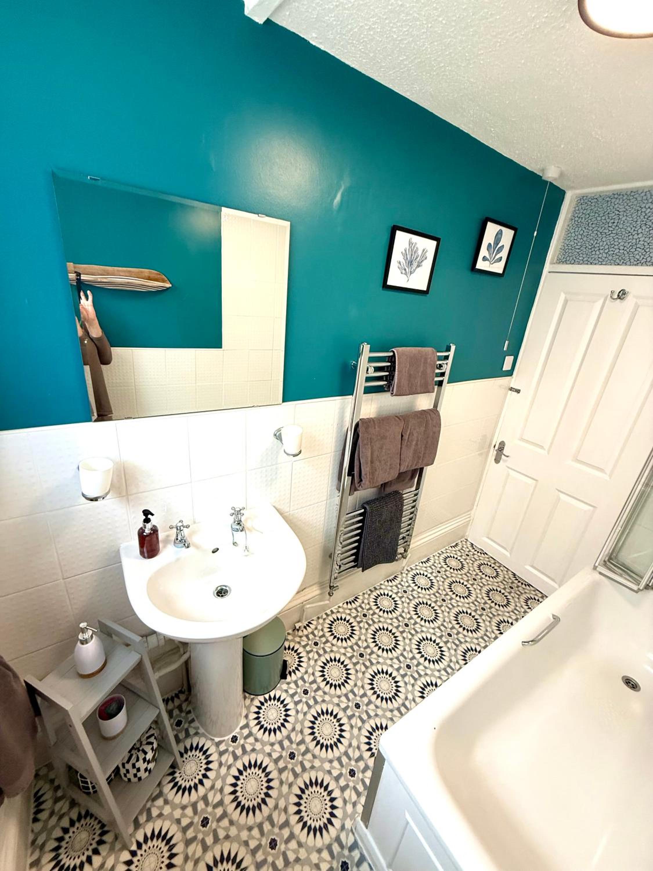 Triple Room with Bath - Photo 8