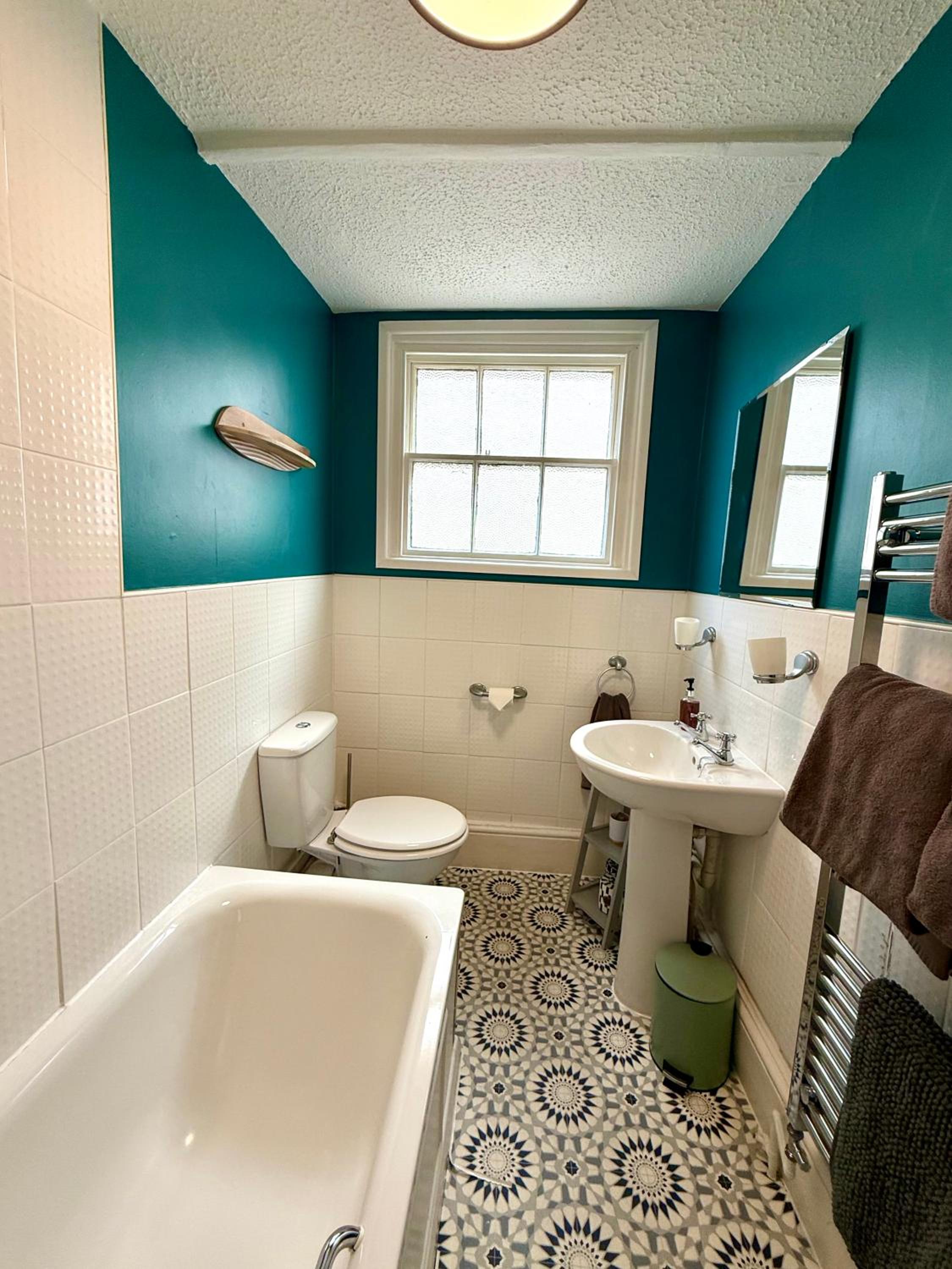 Triple Room with Bath - Photo 12