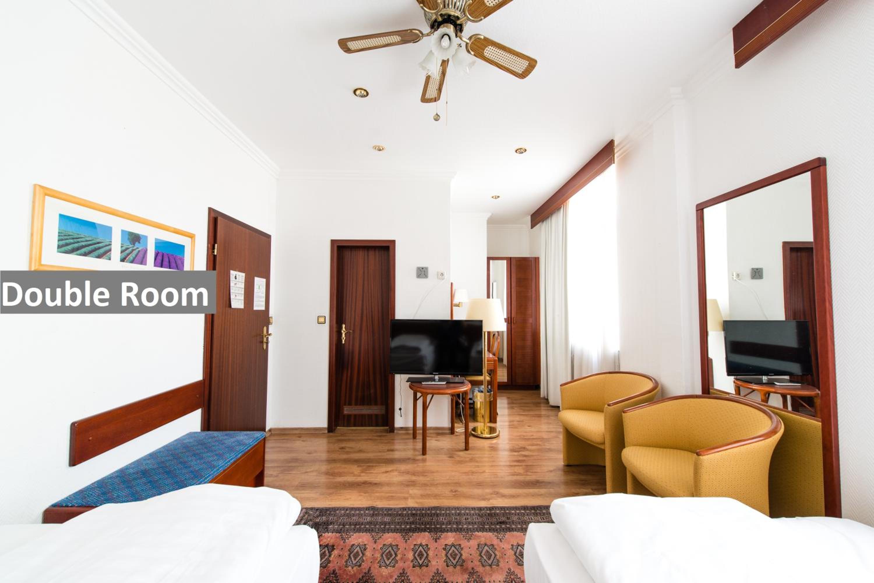 Double Room - Photo 2