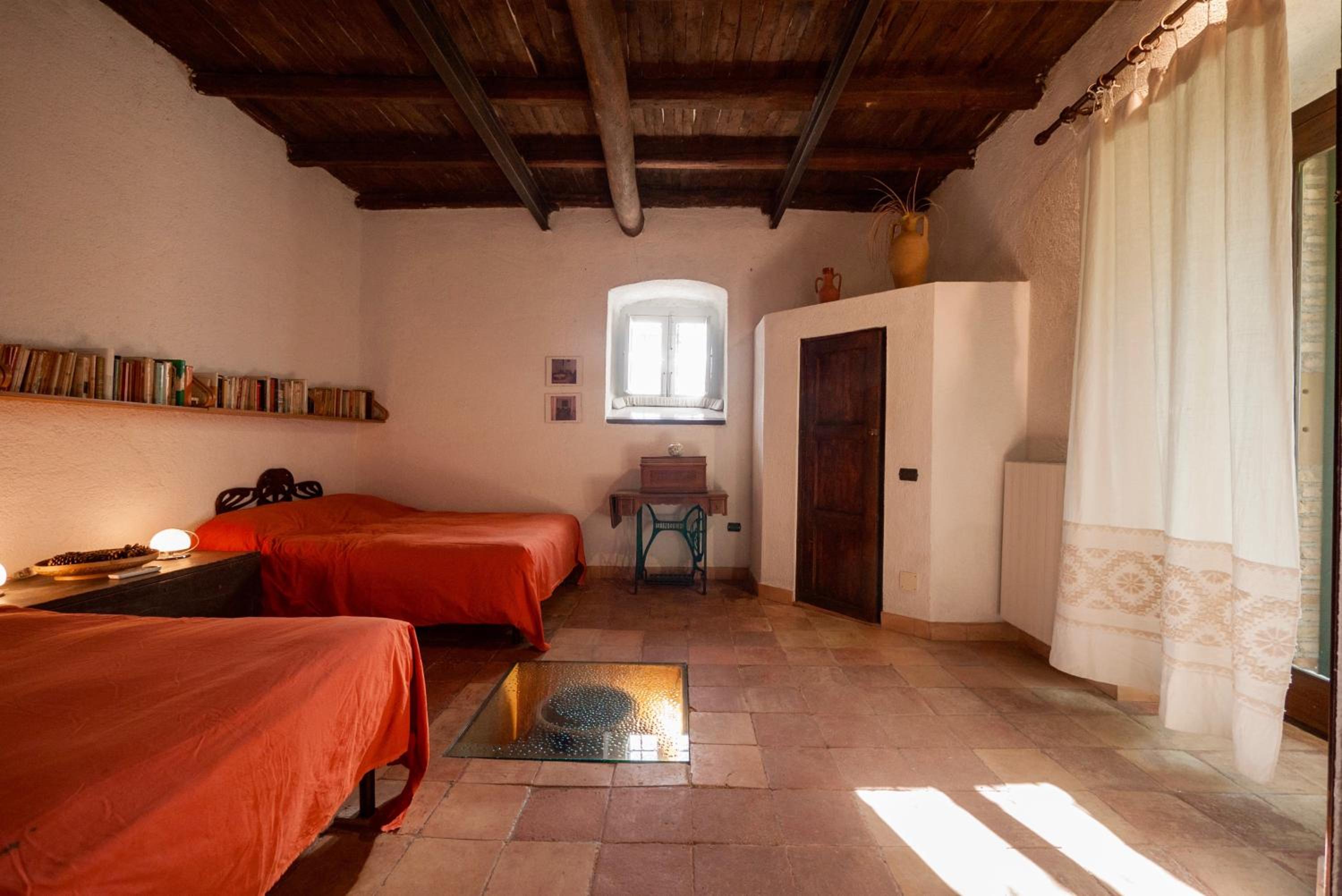 Double Room - Photo 3