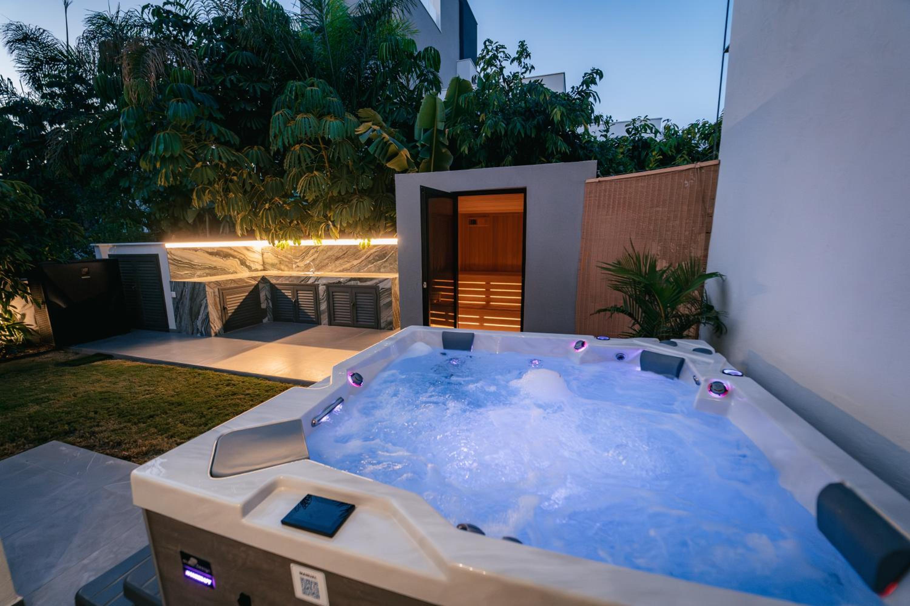 Three-Bedroom Villa photo 1