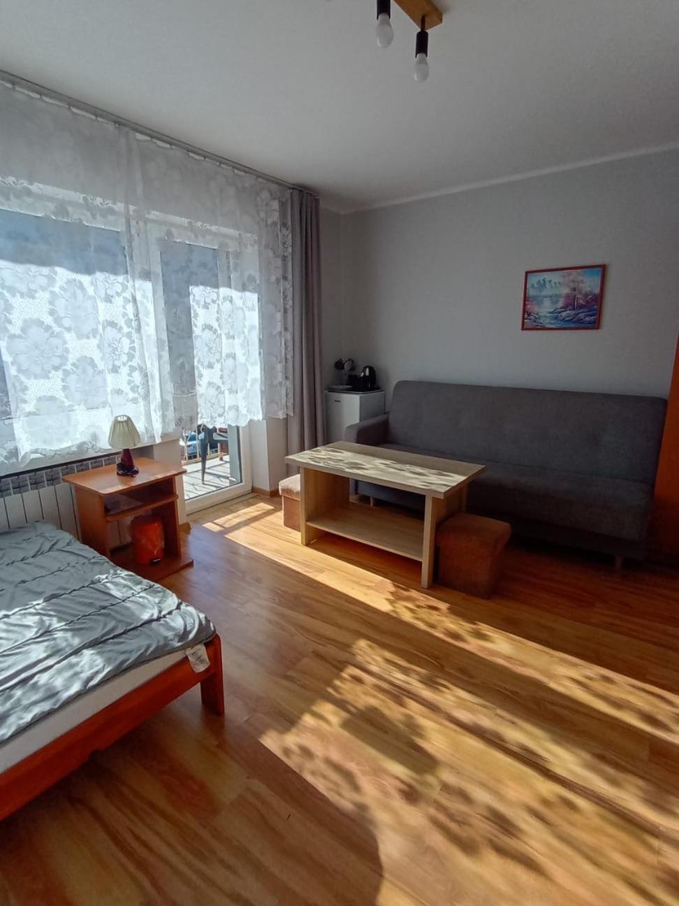 Family Room with Balcony photo 2