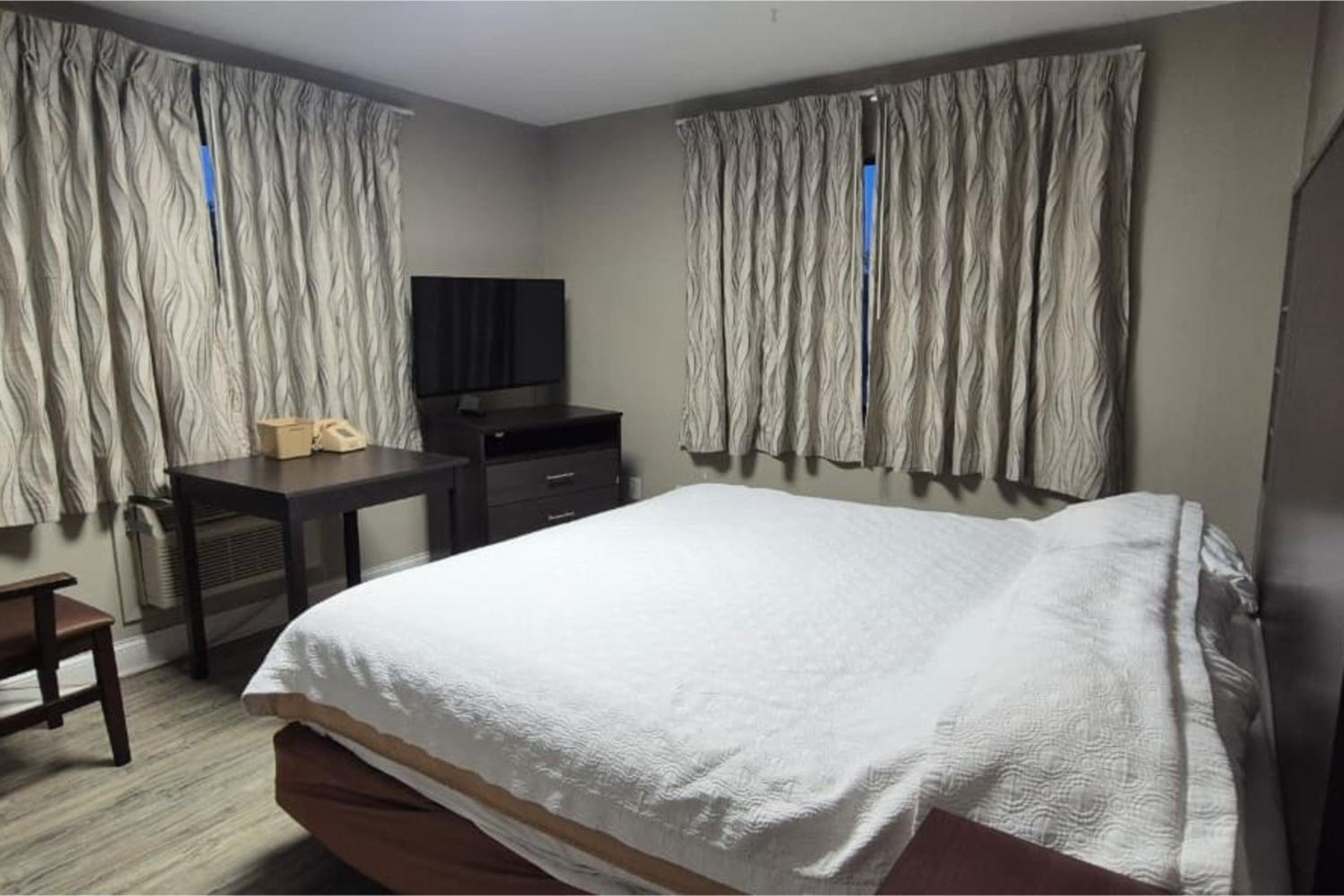 King Bed Non-Smoking