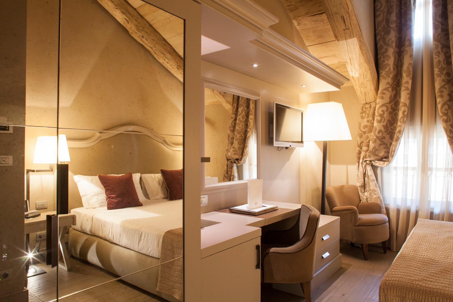 Superior Double or Twin Room photo 2