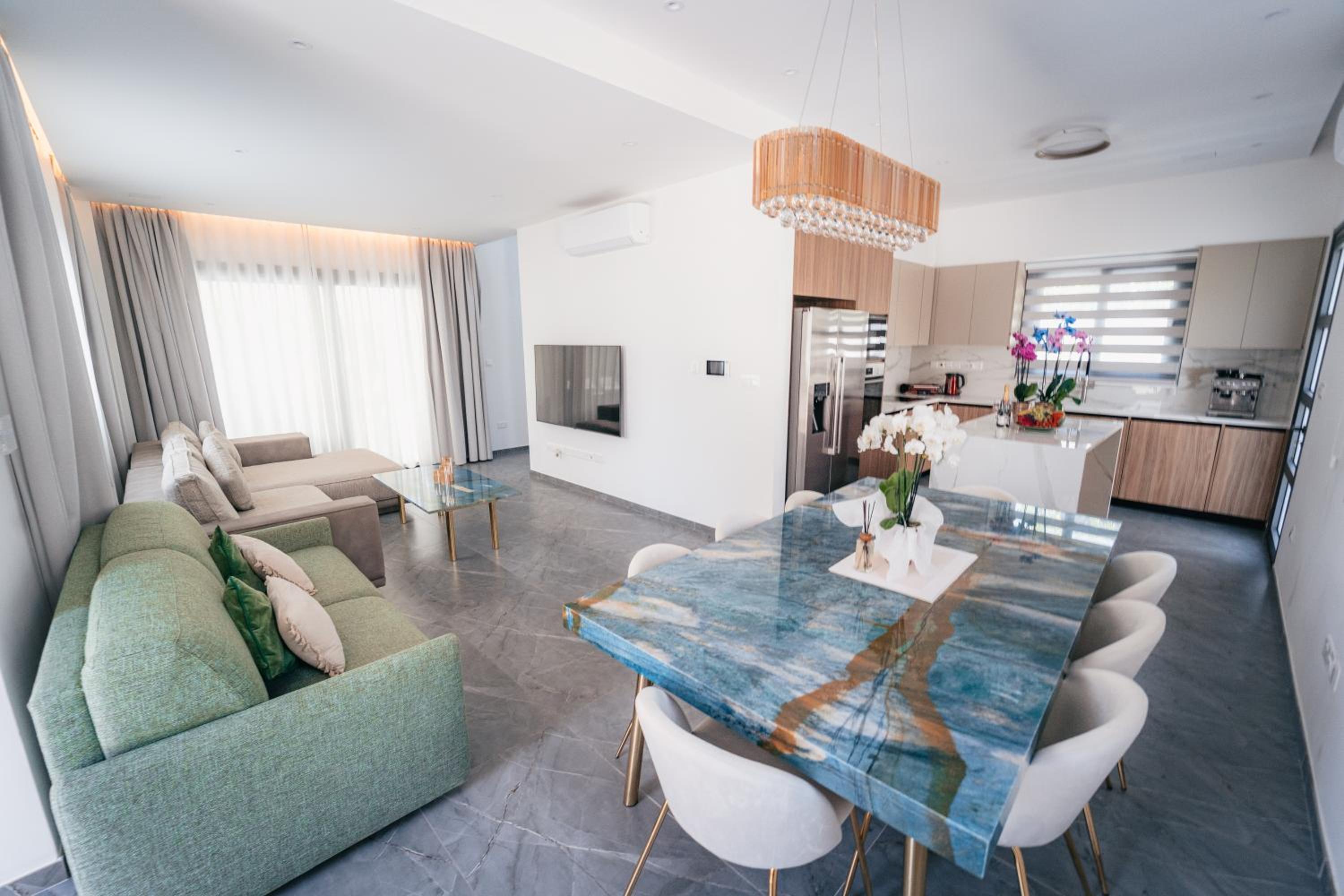 Three-Bedroom Villa photo 2