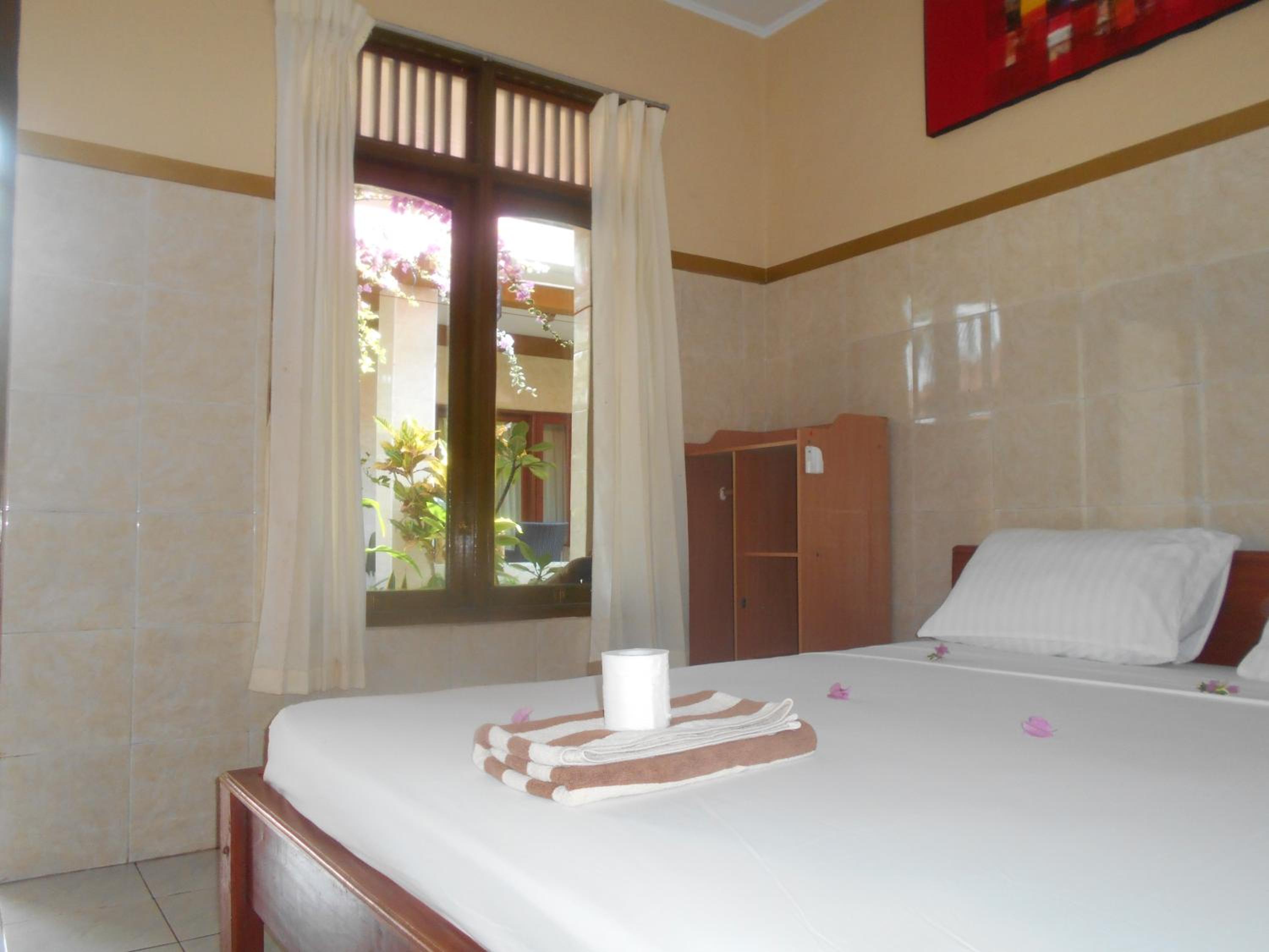 Standard Double Room with Airconditioner photo 2