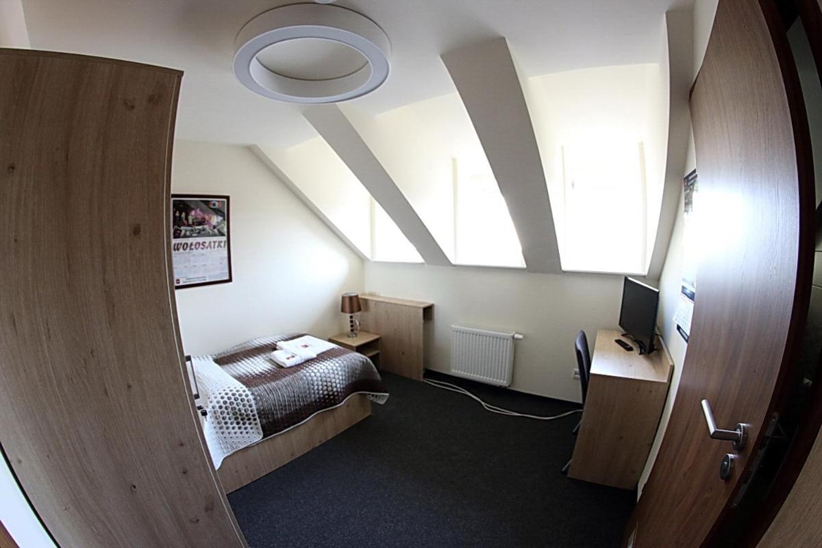 Single Room with Bathroom photo 3